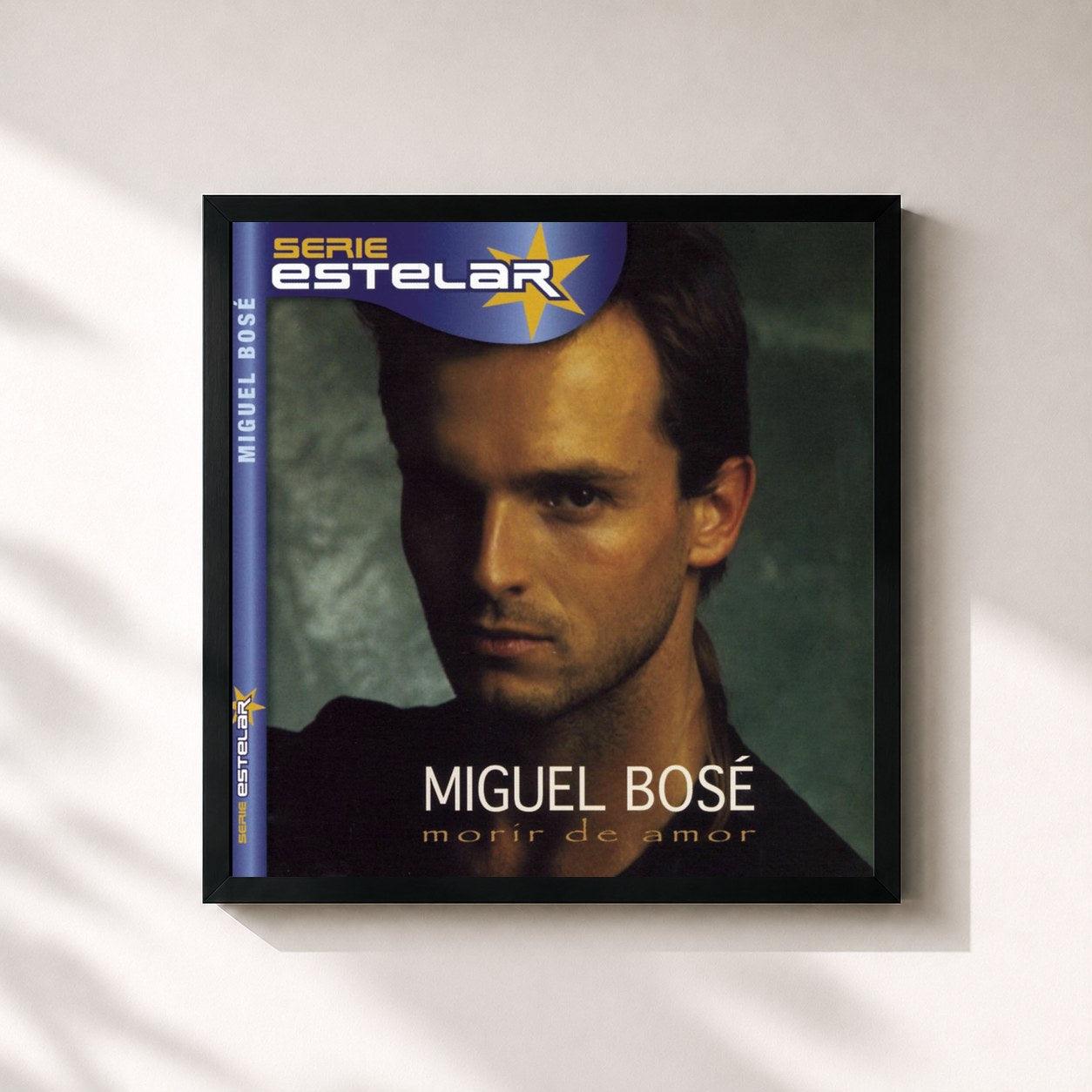 #noir Tableau carré de l'album Morir De Amor de Miguel Bosé, cadre noir 32x32 cm
