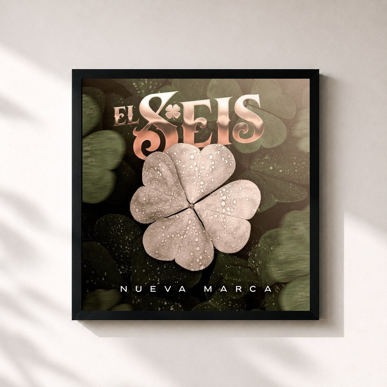 #noir Tableau carré de l'album El Seis de Nueva marca, cadre noir 32x32 cm