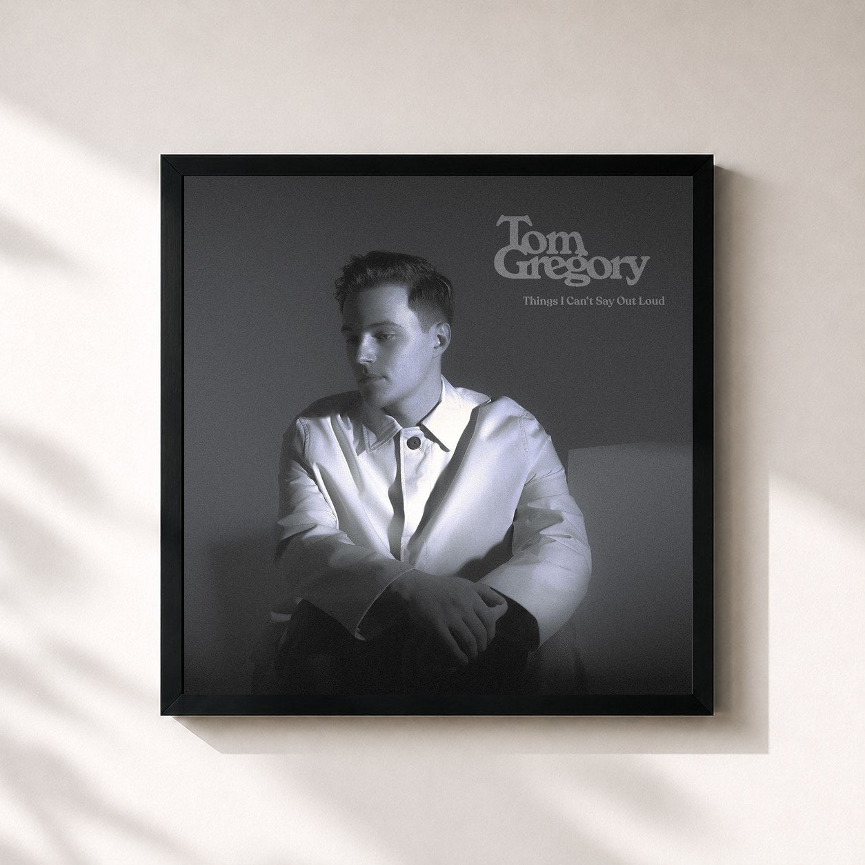 #noir Tableau carré de l'album Things I Can't Say Out Loud de Tom Gregory, cadre noir 32x32 cm