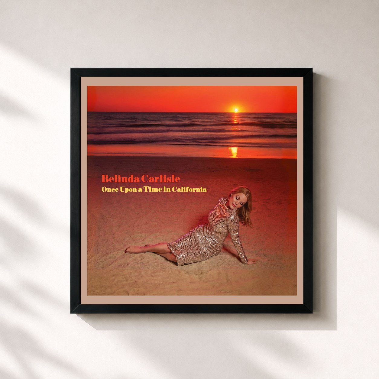 #noir Tableau carré de l'album Once Upon a Time in California de Belinda Carlisle, cadre noir 32x32 cm