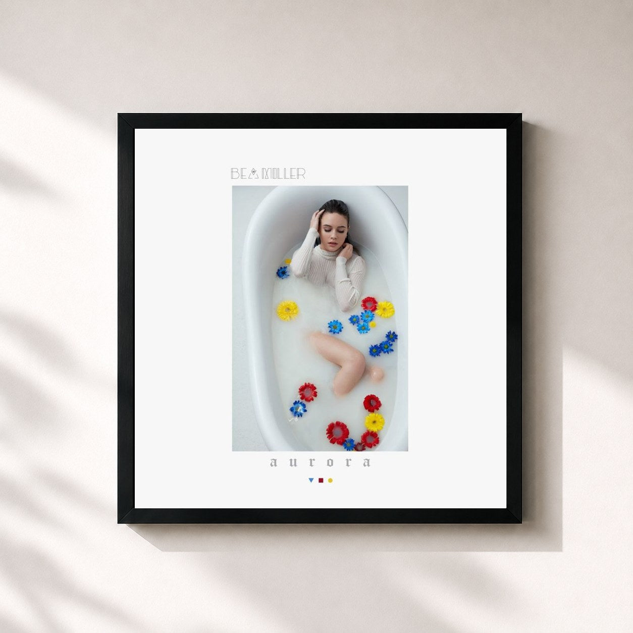 #noir Tableau carré de l'album aurora de Bea Miller, cadre noir 32x32 cm