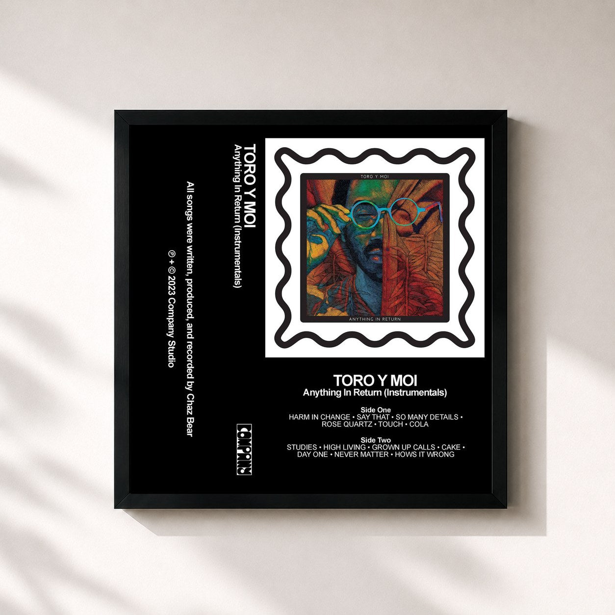 #noir Tableau carré de l'album Anything In Return (Instrumentals) de Toro Y Moi, cadre noir 32x32 cm