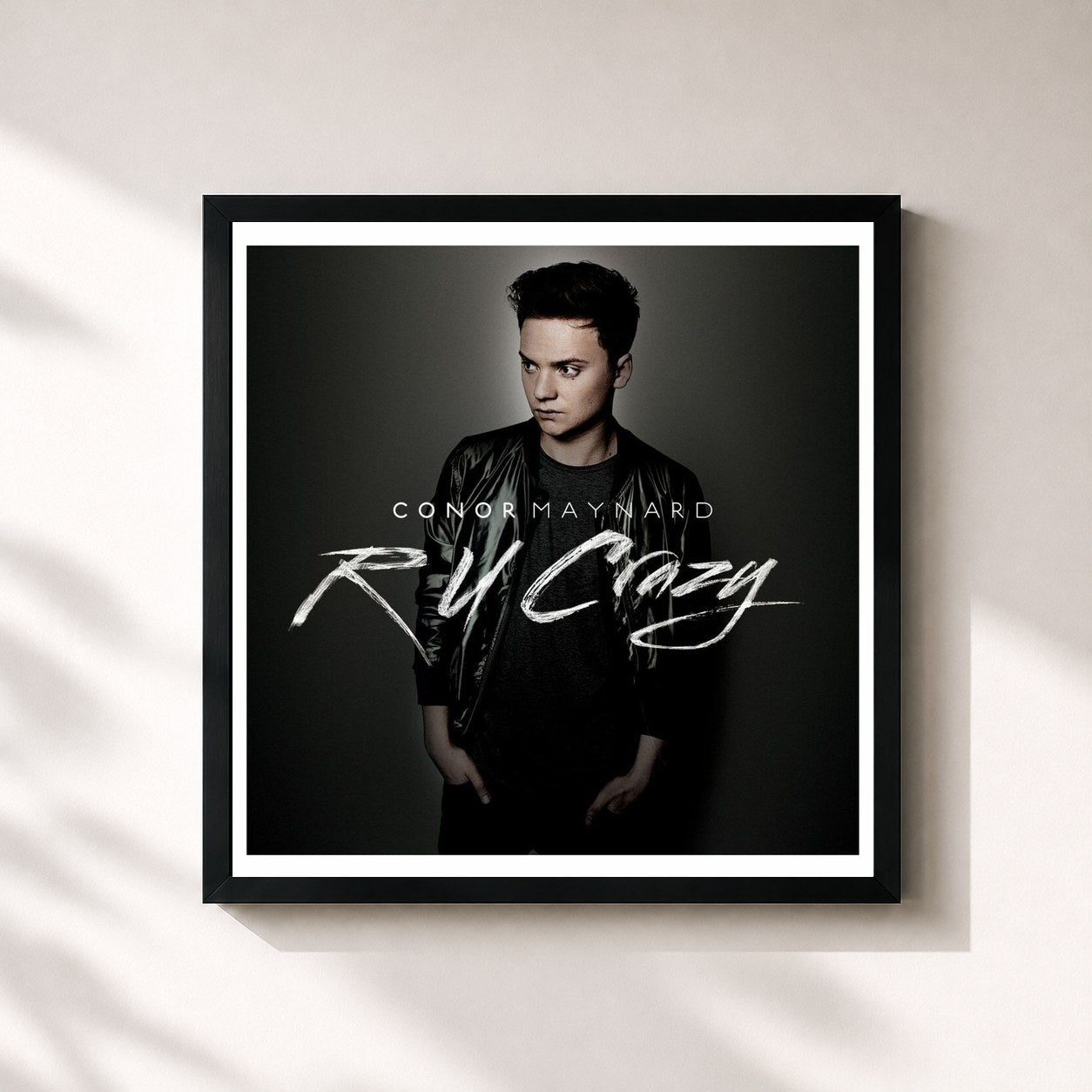 #noir Tableau carré de l'album R U Crazy de Conor Maynard, cadre noir 32x32 cm