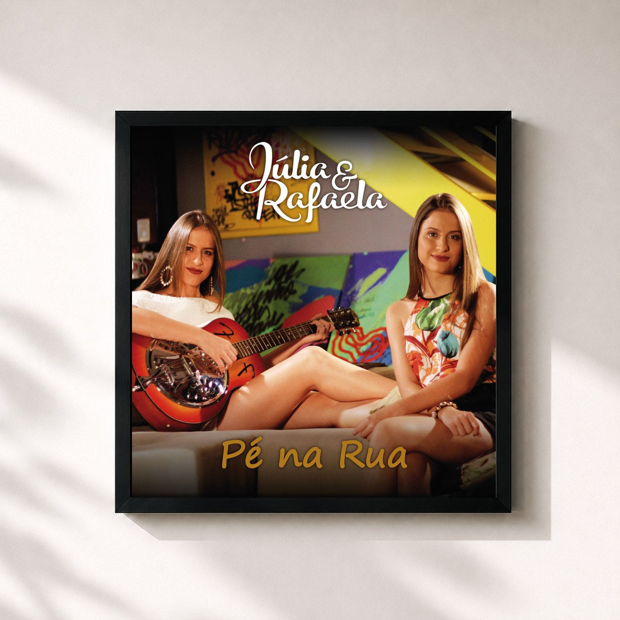 #noir Tableau carré de l'album Pé Na Rua de Júlia & Rafaela, cadre noir 32x32 cm