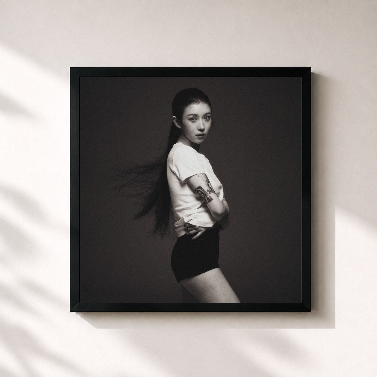 #noir Tableau carré de l'album Flash and Core de Yerin Baek, cadre noir 32x32 cm