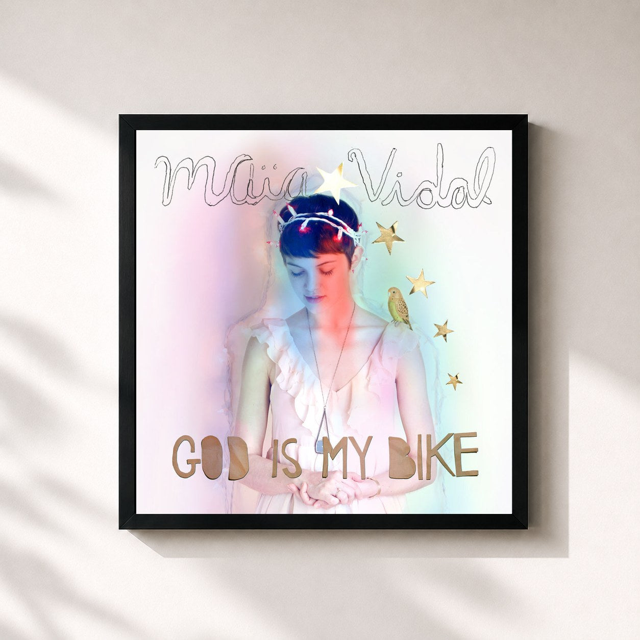 #noir Tableau carré de l'album God Is My Bike de Maia Vidal, cadre noir 32x32 cm