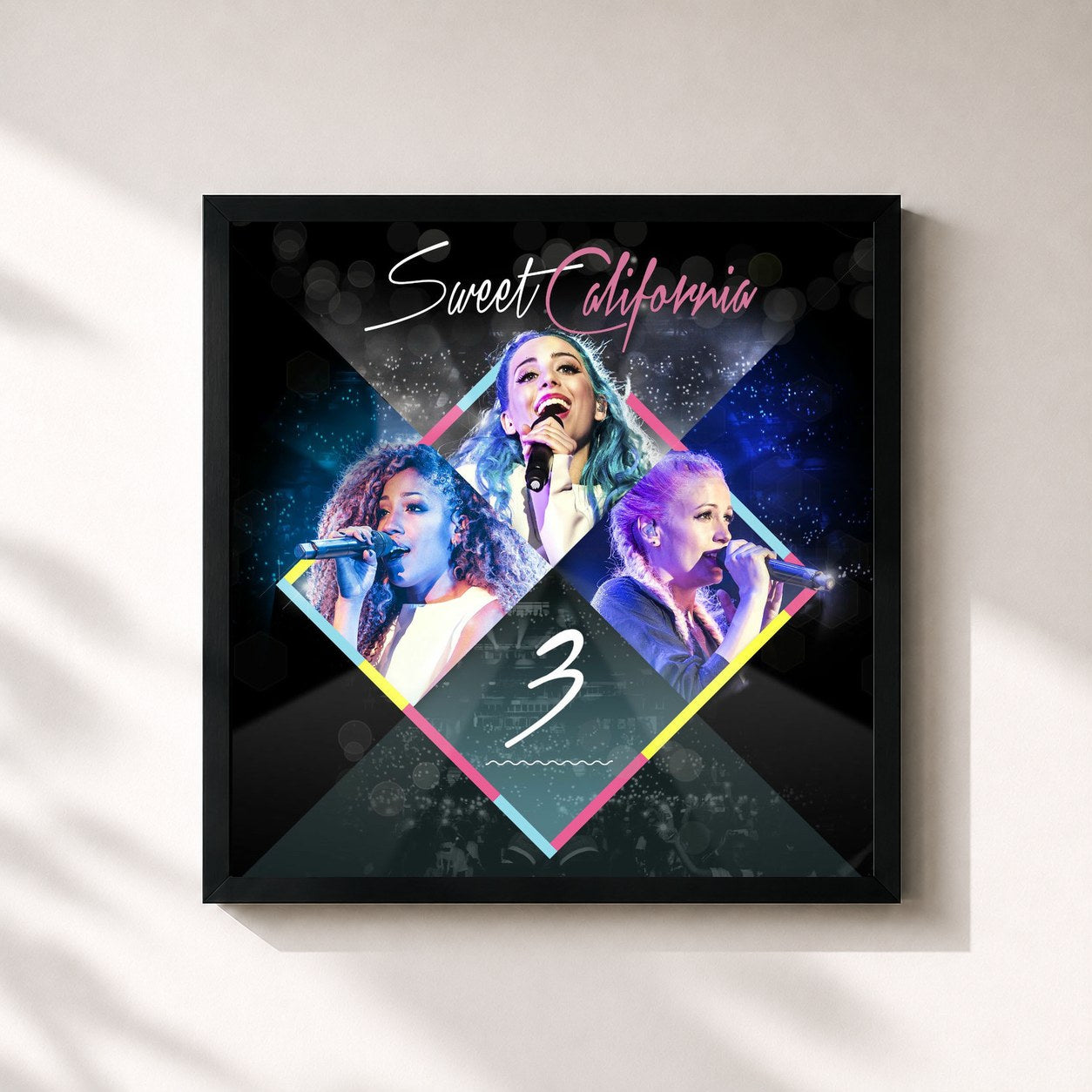 #noir Tableau carré de l'album 3 (Ladies' Night Tour Edition) de Sweet California, cadre noir 32x32 cm