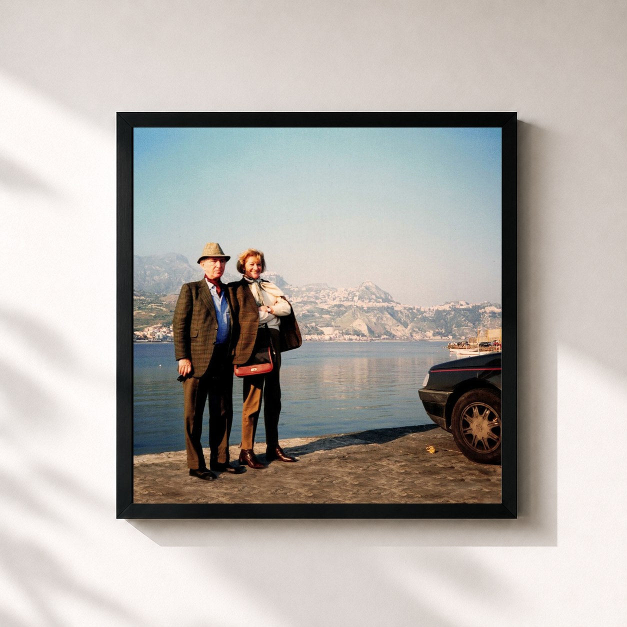 #noir Tableau carré de l'album saudade, saudade de MARO, cadre noir 32x32 cm