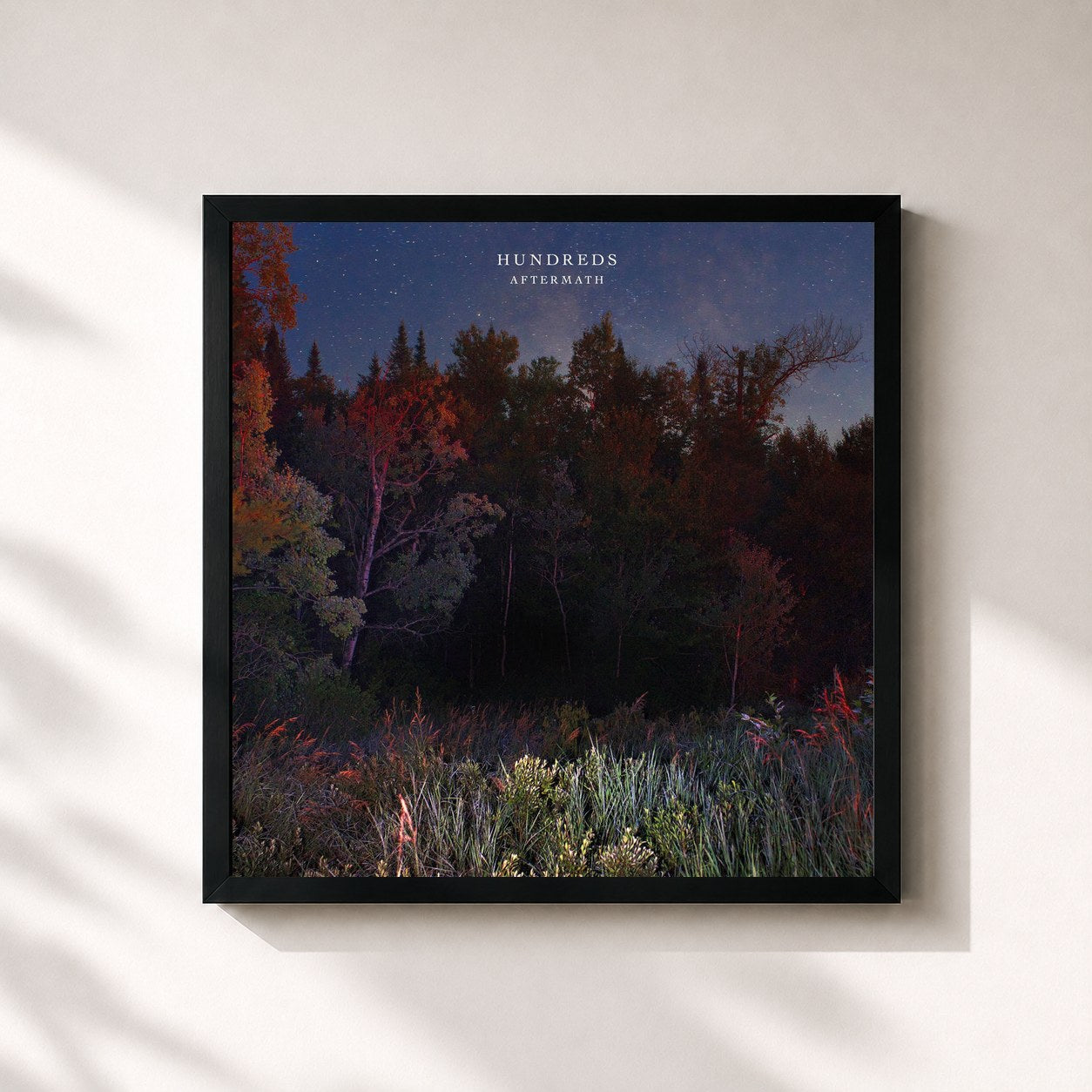 #noir Tableau carré de l'album Aftermath de Hundreds, cadre noir 32x32 cm