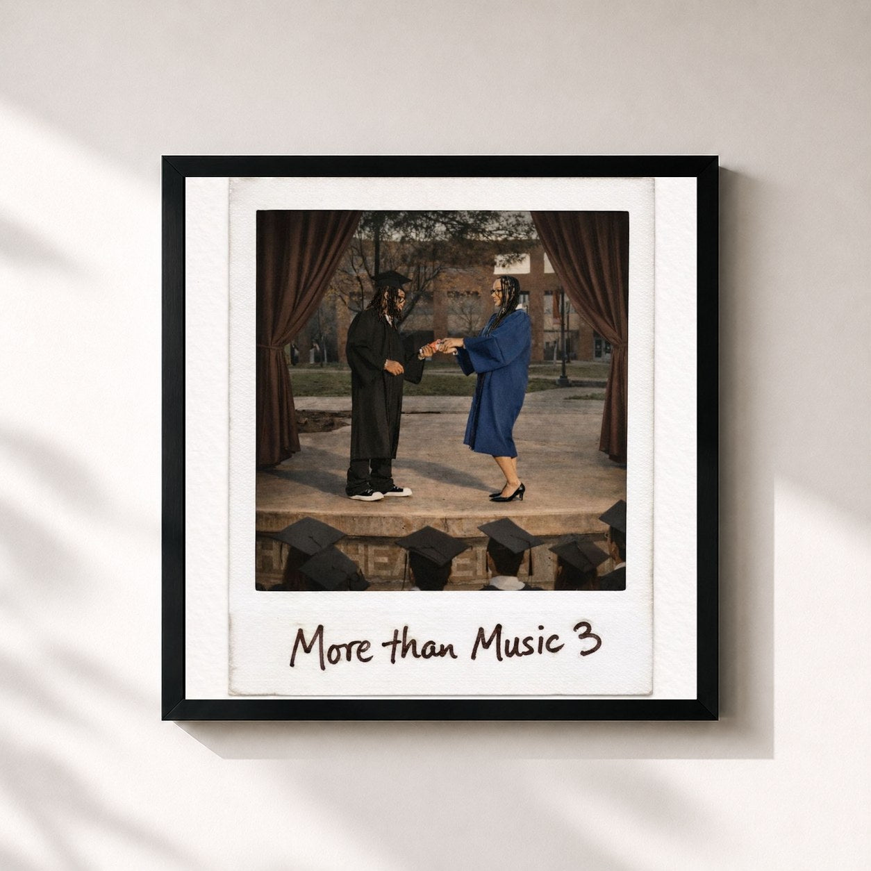 #noir Tableau carré de l'album More Than Music 3 de Shordie Shordie, cadre noir 32x32 cm