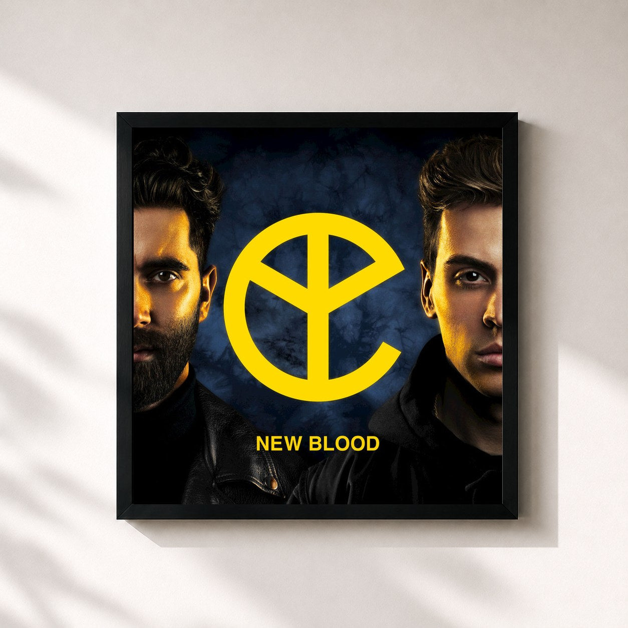 #noir Tableau carré de l'album New Blood de Yellow Claw, cadre noir 32x32 cm