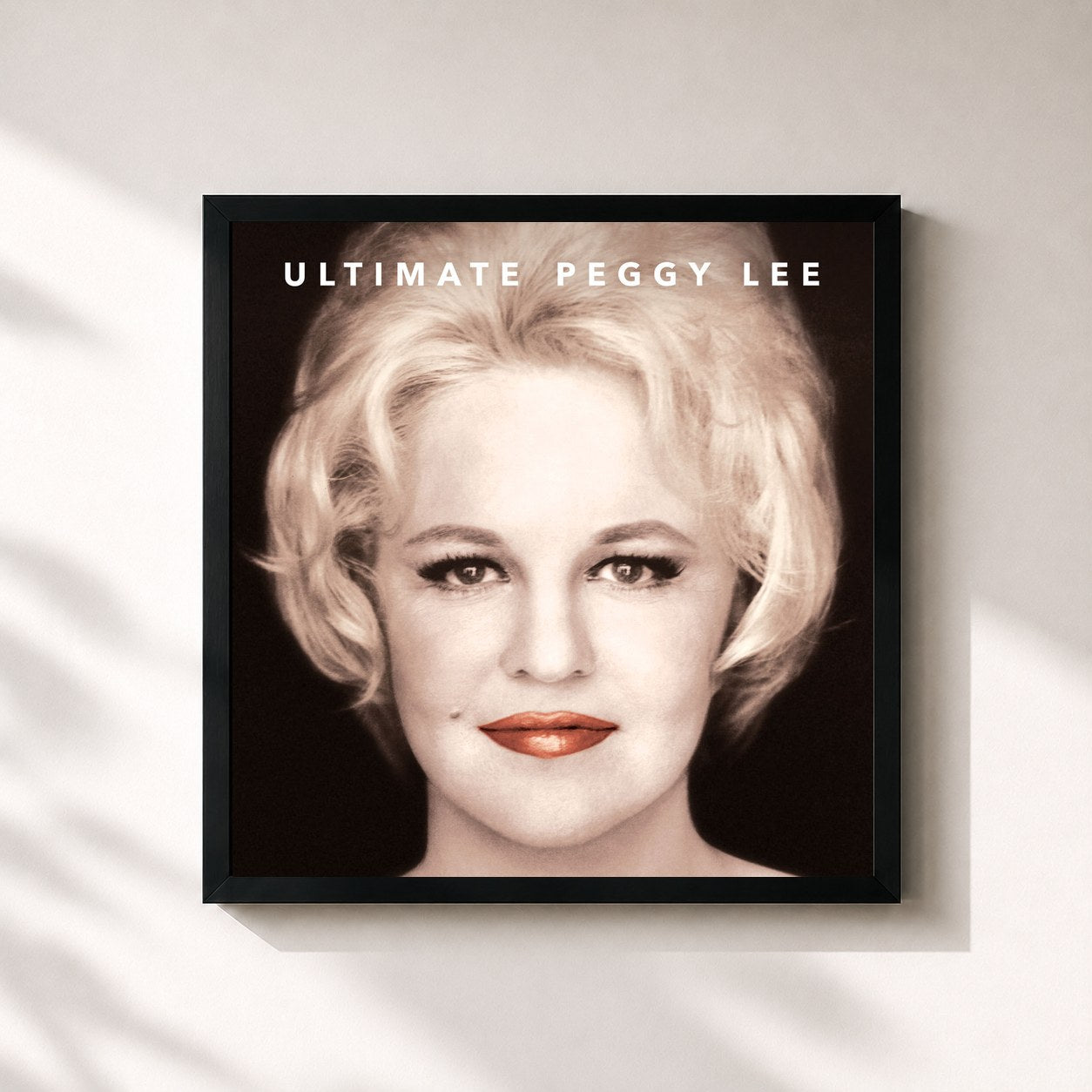 #noir Tableau carré de l'album Ultimate Peggy Lee de Peggy Lee, cadre noir 32x32 cm
