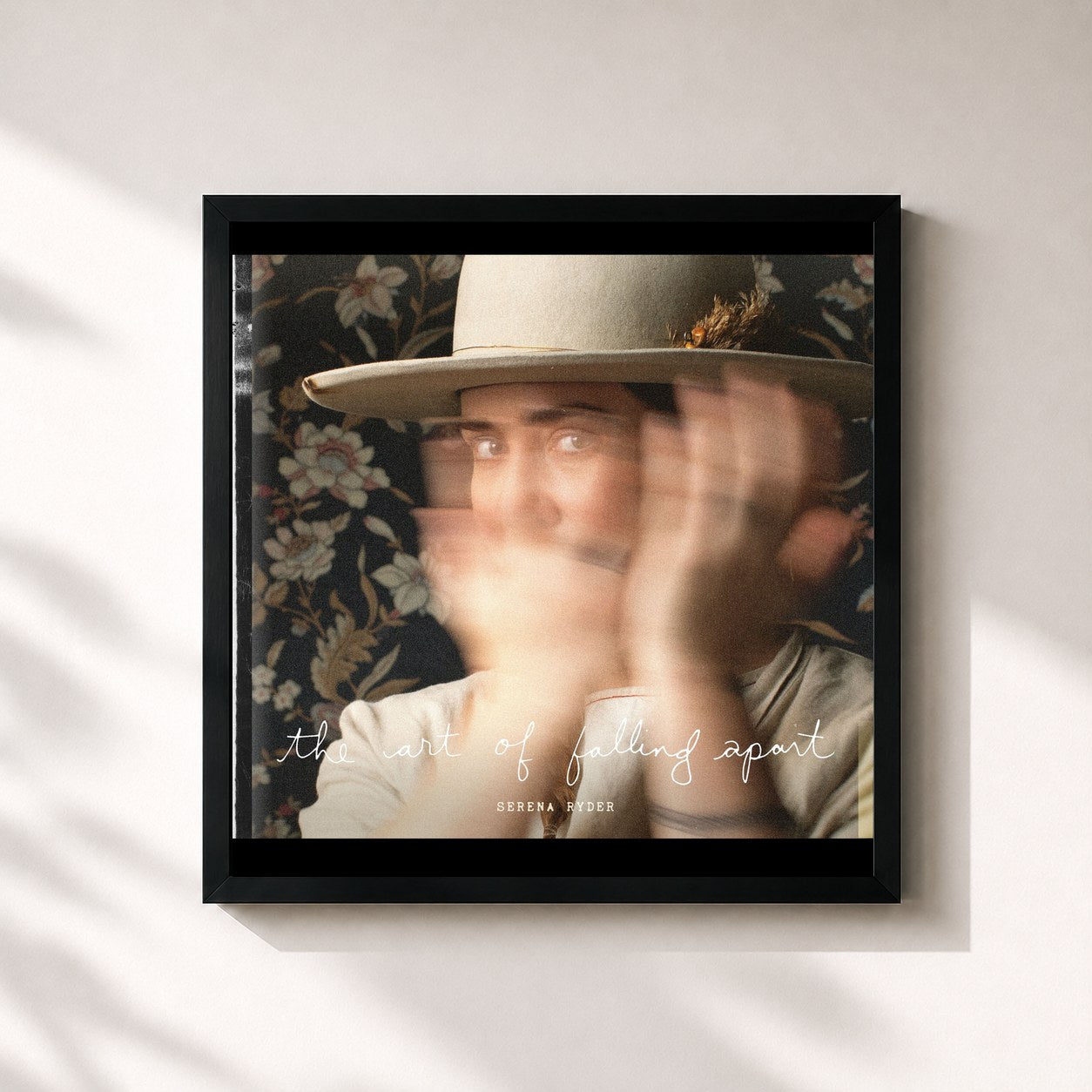 #noir Tableau carré de l'album The Art of Falling Apart de Serena Ryder, cadre noir 32x32 cm