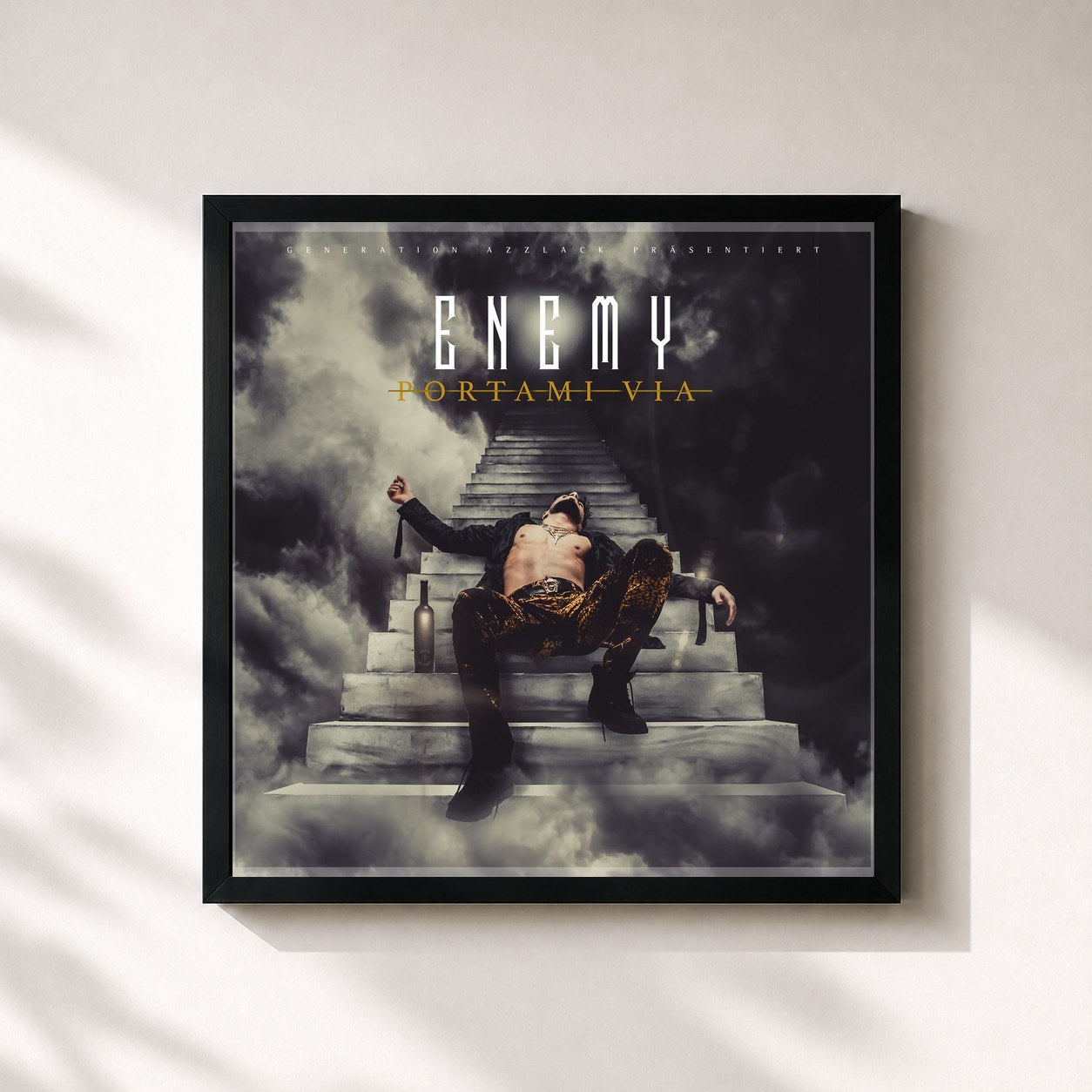 #noir Tableau carré de l'album Portami Via de Enemy, cadre noir 32x32 cm