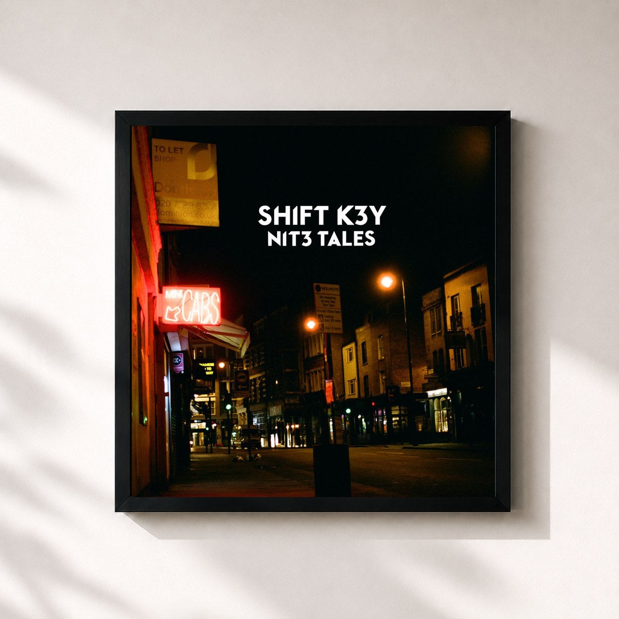 #noir Tableau carré de l'album NIT3 TALES de Shift K3Y, cadre noir 32x32 cm