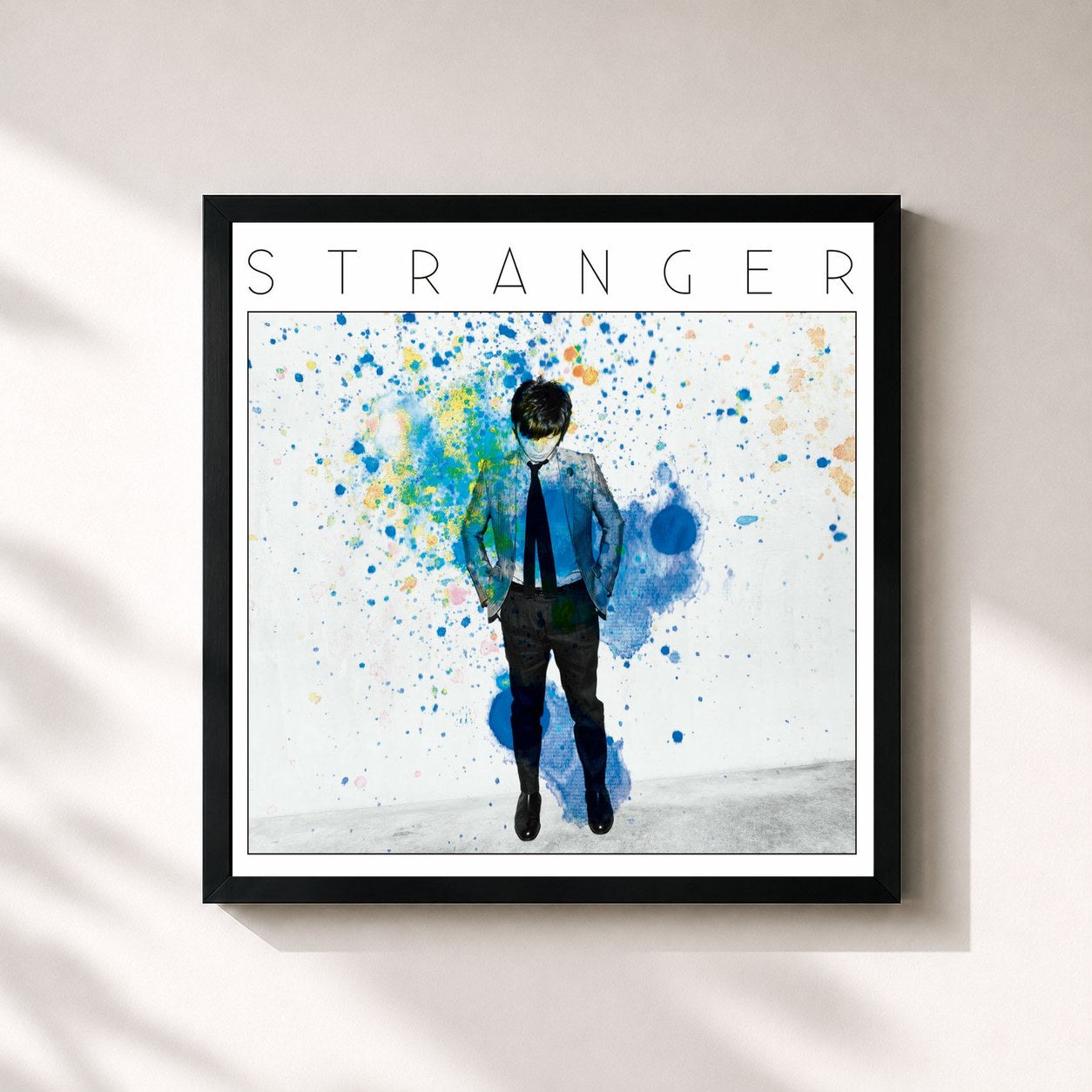 #noir Tableau carré de l'album Stranger de Gen Hoshino, cadre noir 32x32 cm