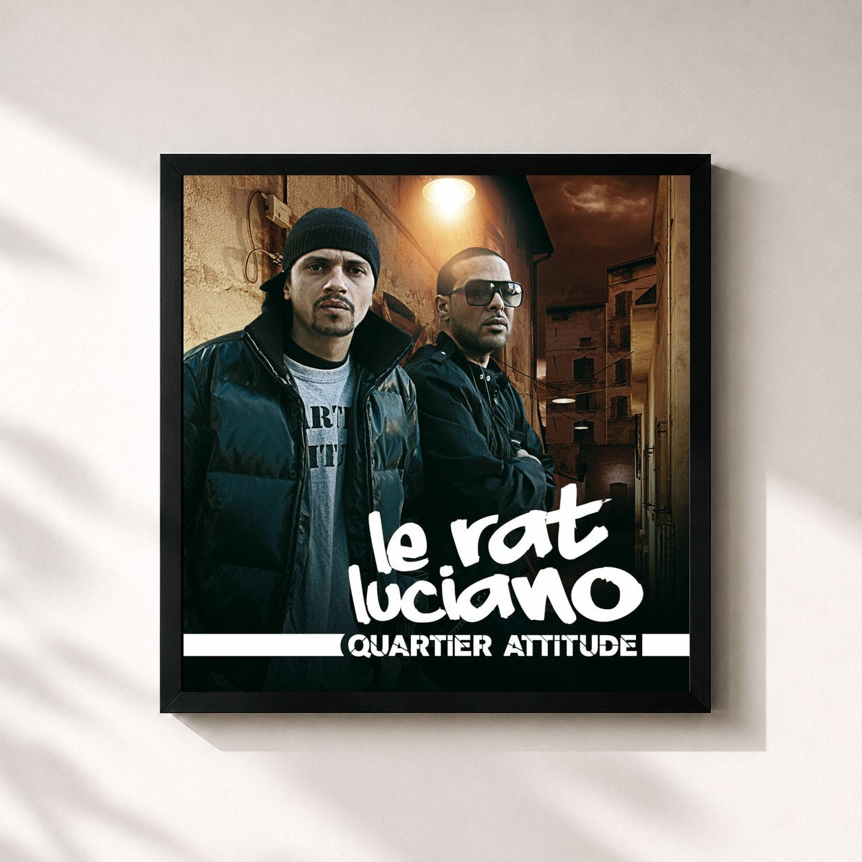 #noir Tableau carré de l'album Quartier Attitude de Le Rat Luciano, cadre noir 32x32 cm