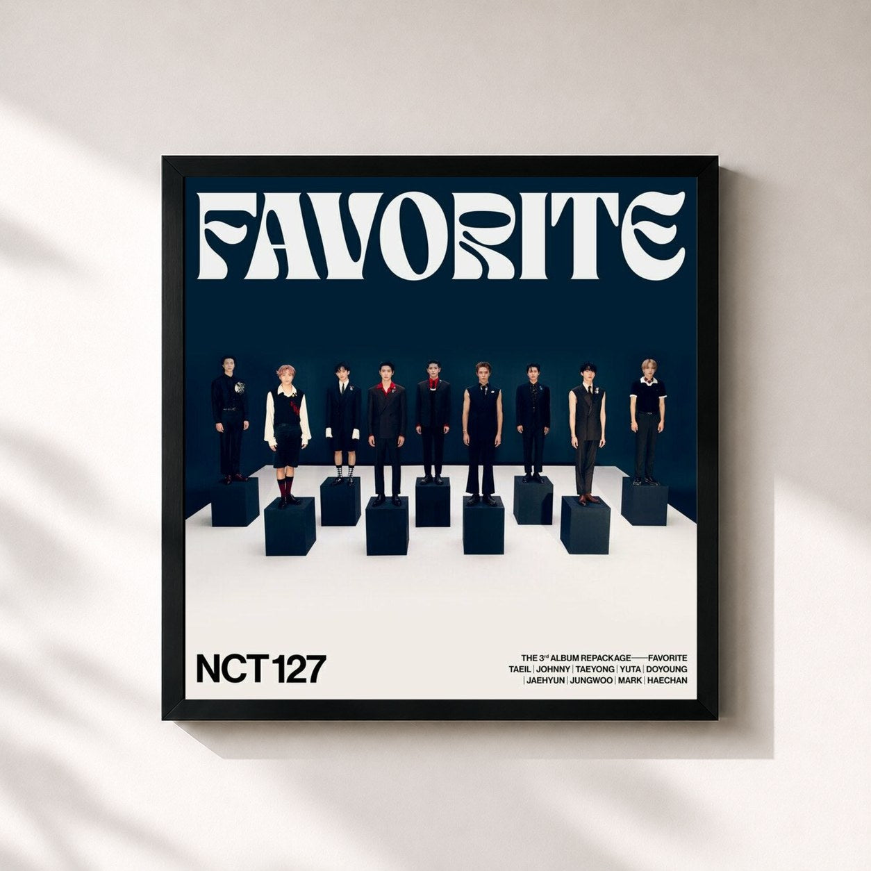 #noir Tableau carré de l'album Favorite - The 3rd Album Repackage de NCT 127, cadre noir 32x32 cm