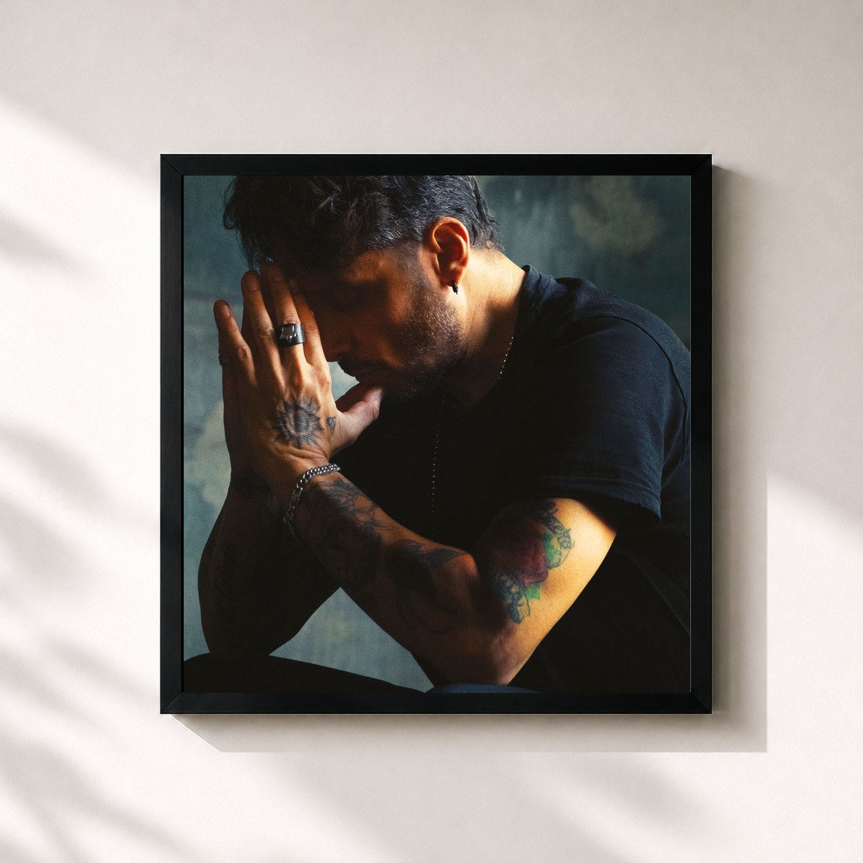 #noir Tableau carré de l'album Non ho paura di niente de Fabrizio Moro, cadre noir 32x32 cm