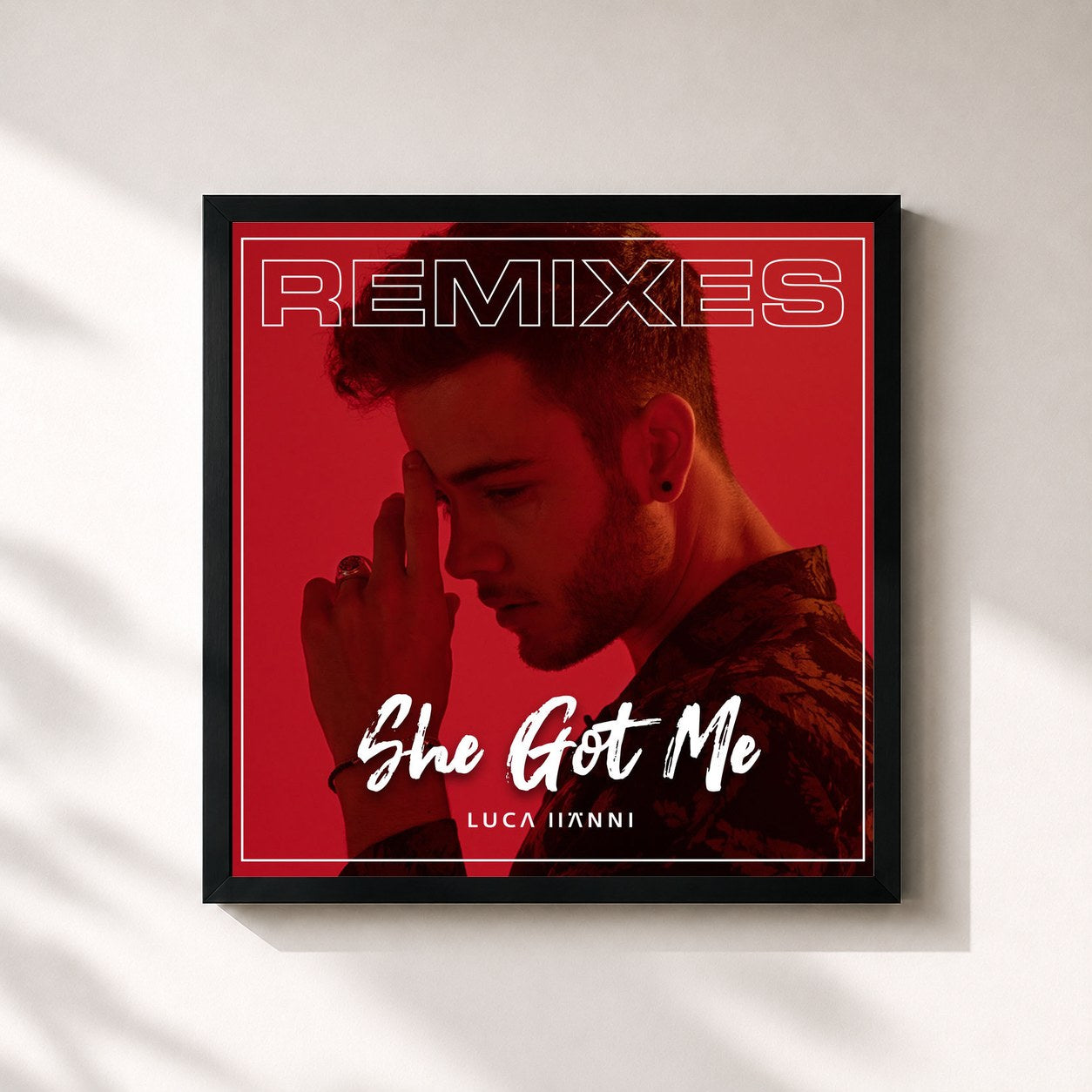 #noir Tableau carré de l'album She Got Me (Remixes) de Luca Hänni, cadre noir 32x32 cm