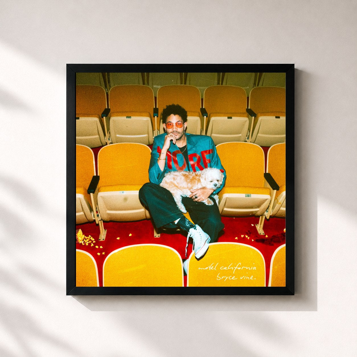#noir Tableau carré de l'album Motel California de Bryce Vine, cadre noir 32x32 cm