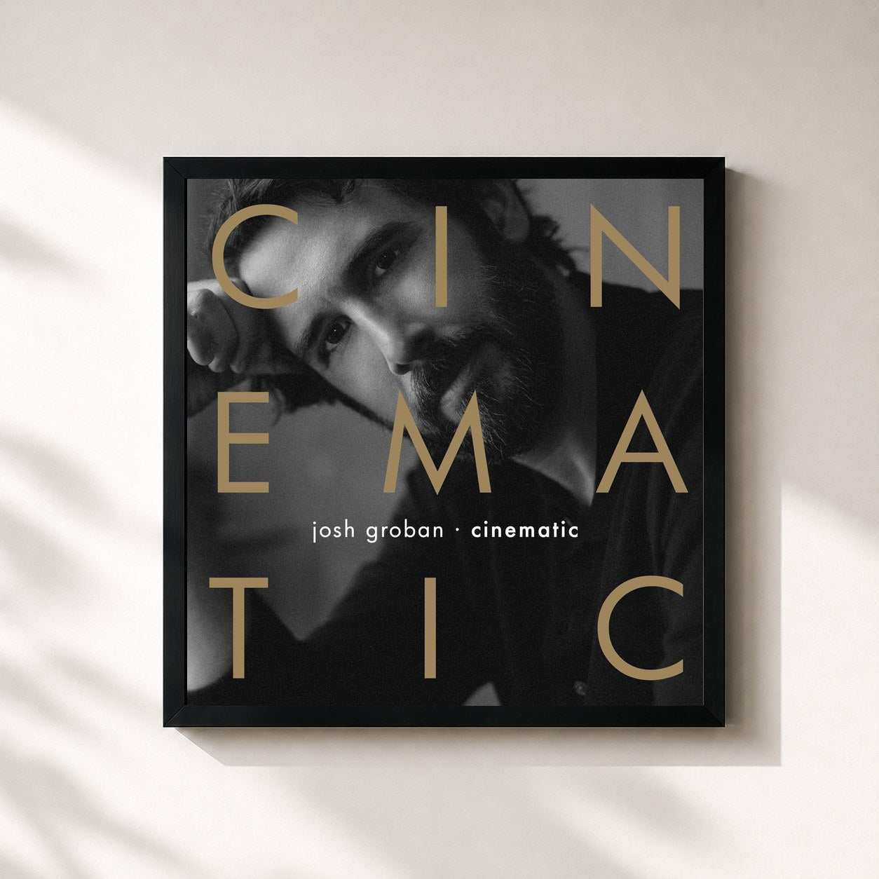 #noir Tableau carré de l'album CINEMATIC de Josh Groban, cadre noir 32x32 cm