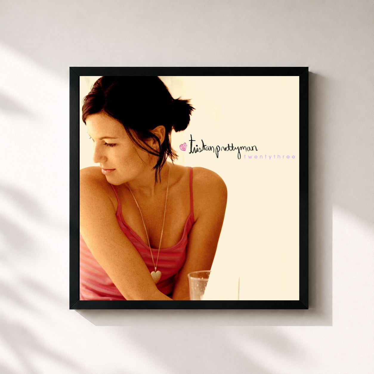 #noir Tableau carré de l'album t w e n t y t h r e e de Tristan Prettyman, cadre noir 32x32 cm