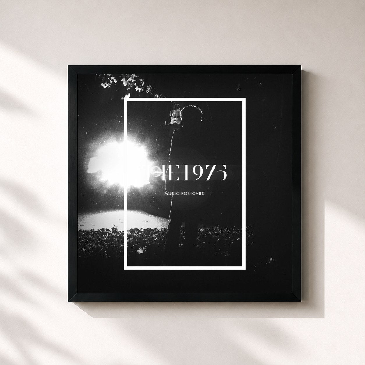 #noir Tableau carré de l'album Music For Cars EP de The 1975, cadre noir 32x32 cm