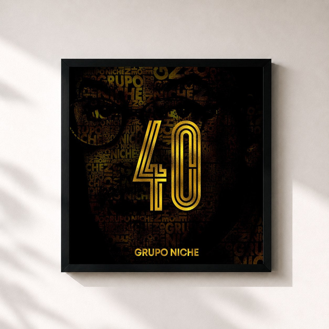 #noir Tableau carré de l'album 40 de Grupo Niche, cadre noir 32x32 cm