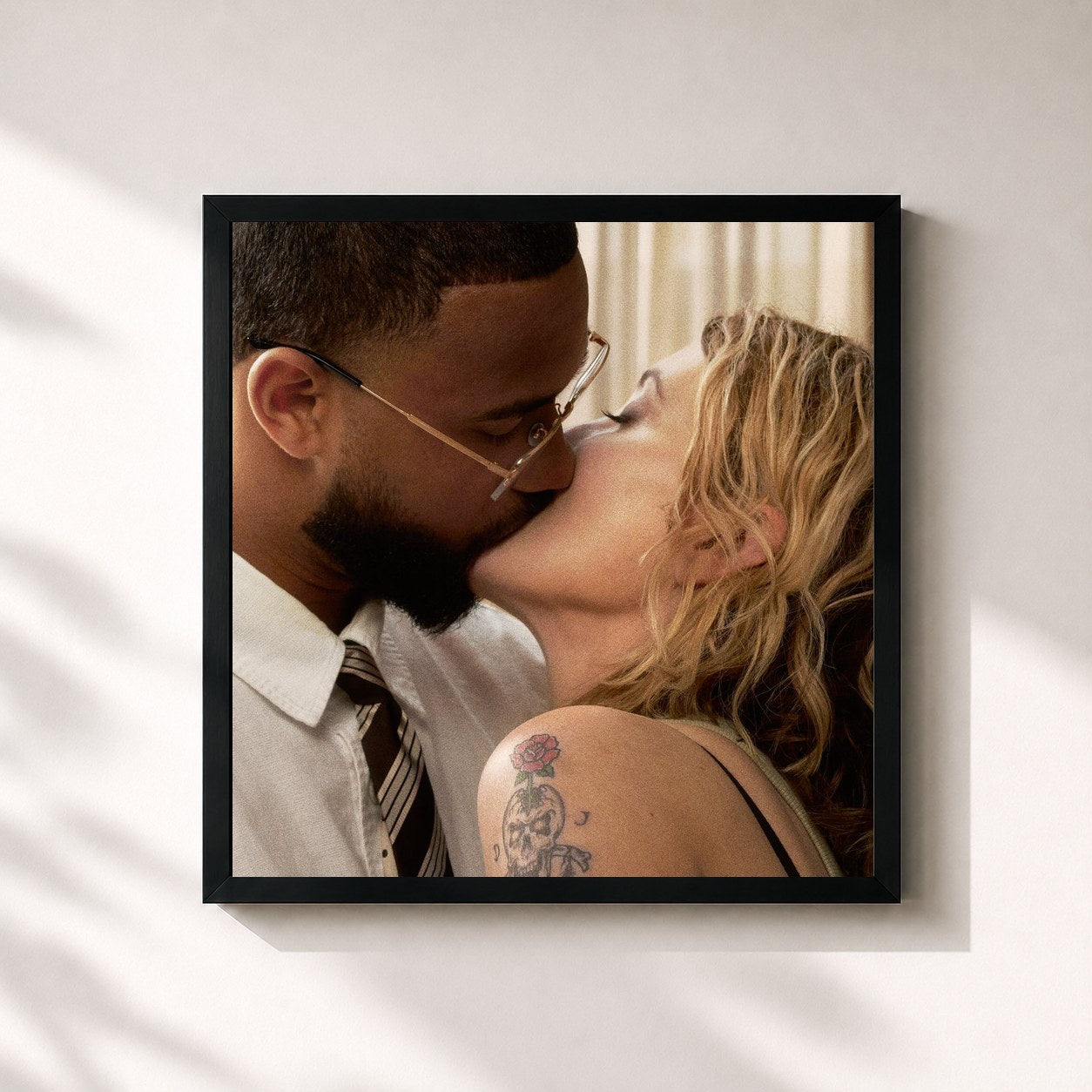 #noir Tableau carré de l'album Deena & Jim de Anouk, cadre noir 32x32 cm