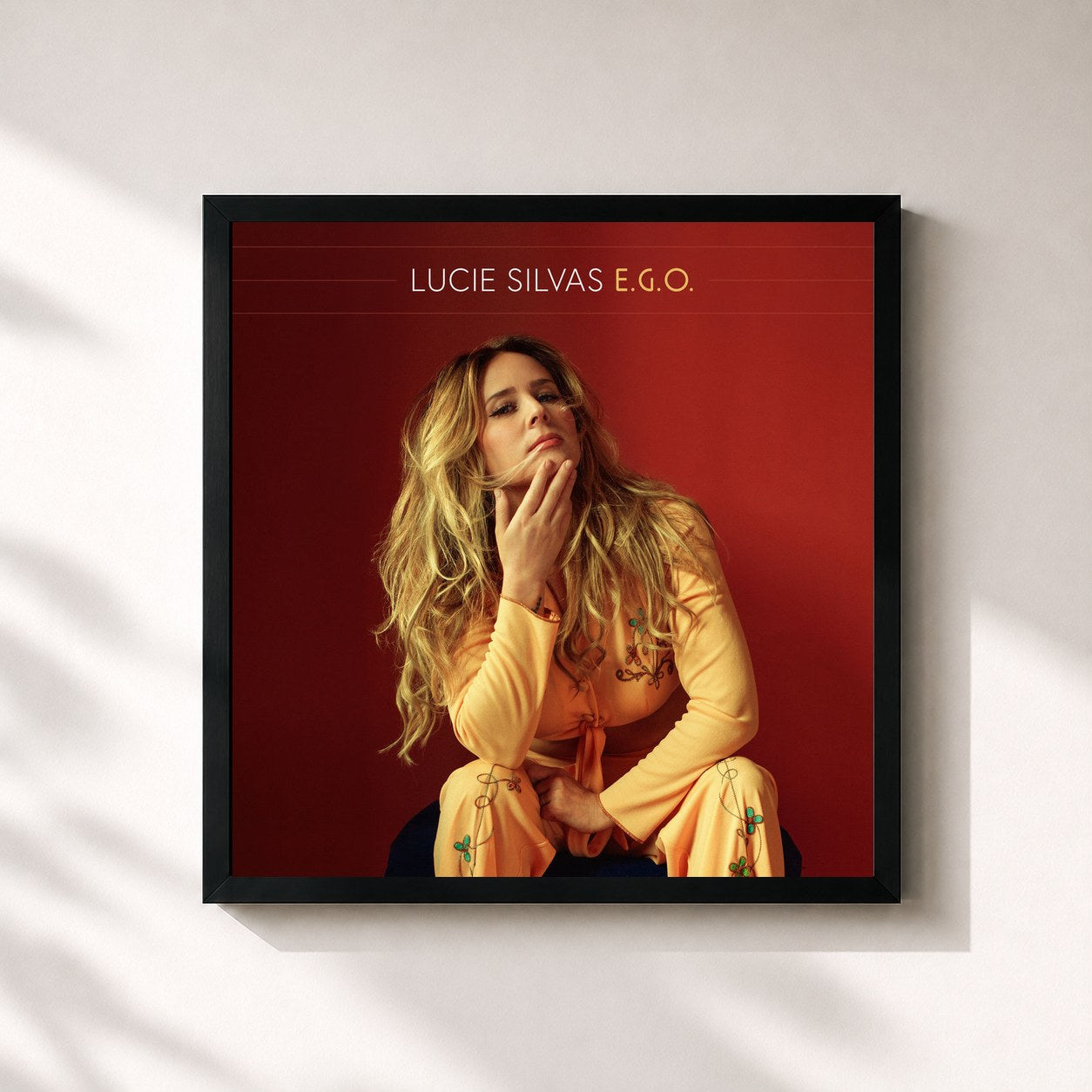 #noir Tableau carré de l'album E.G.O. de Lucie Silvas, cadre noir 32x32 cm