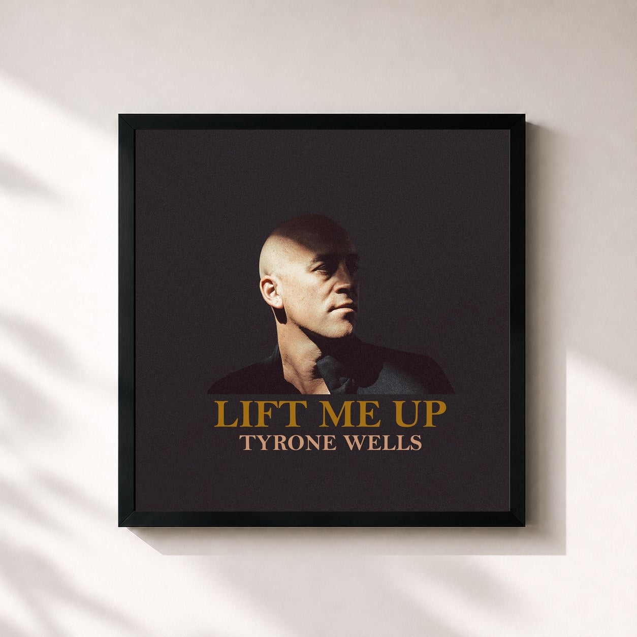 #noir Tableau carré de l'album Lift Me Up de Tyrone Wells, cadre noir 32x32 cm