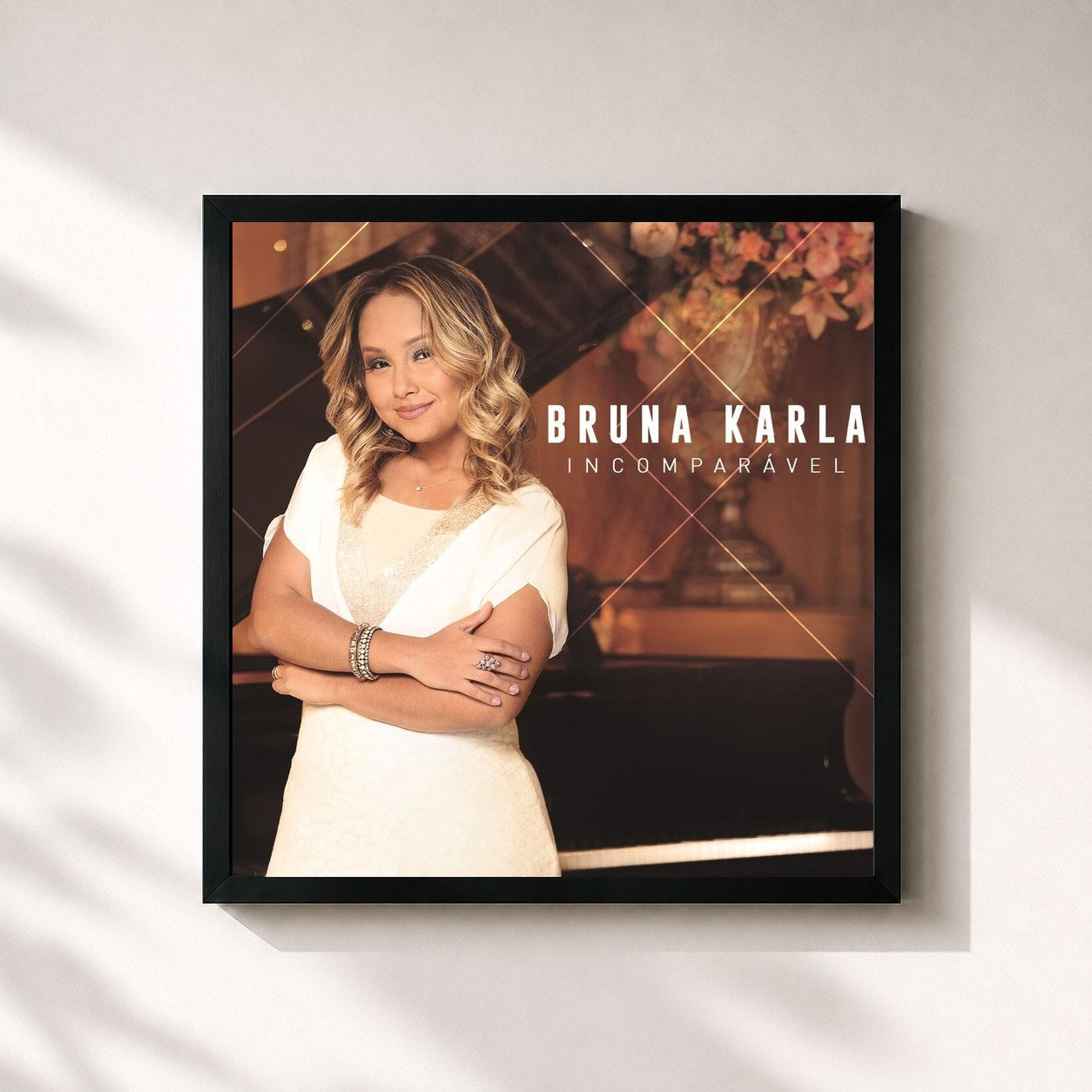 #noir Tableau carré de l'album Incomparável de Bruna Karla, cadre noir 32x32 cm