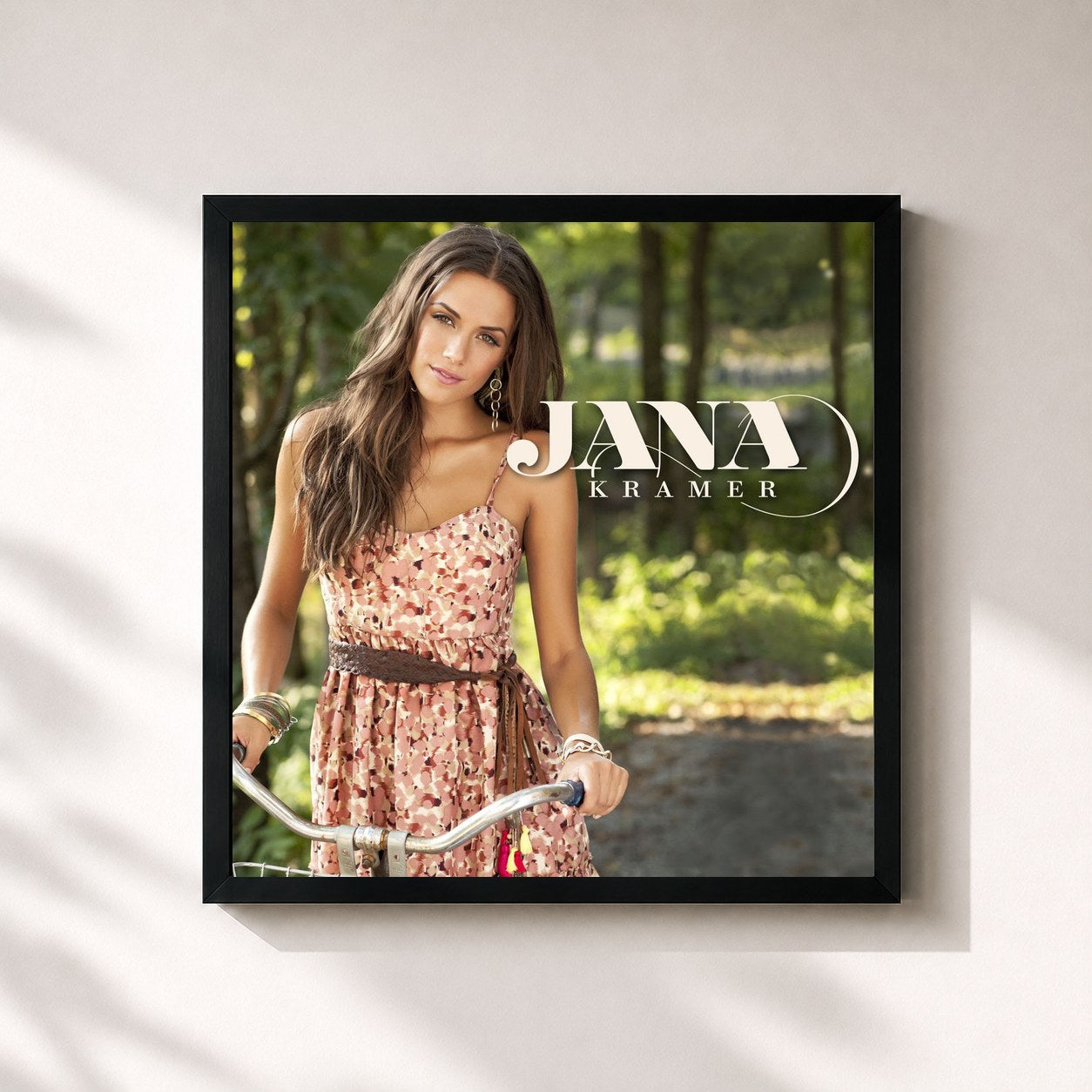 #noir Tableau carré de l'album Jana Kramer de Jana Kramer, cadre noir 32x32 cm
