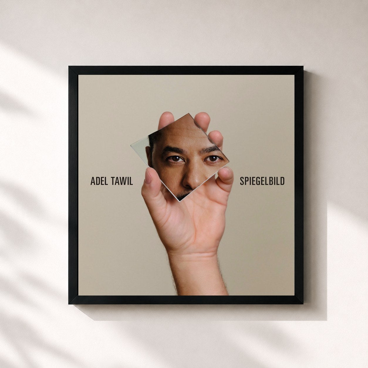 #noir Tableau carré de l'album Spiegelbild de Adel Tawil, cadre noir 32x32 cm