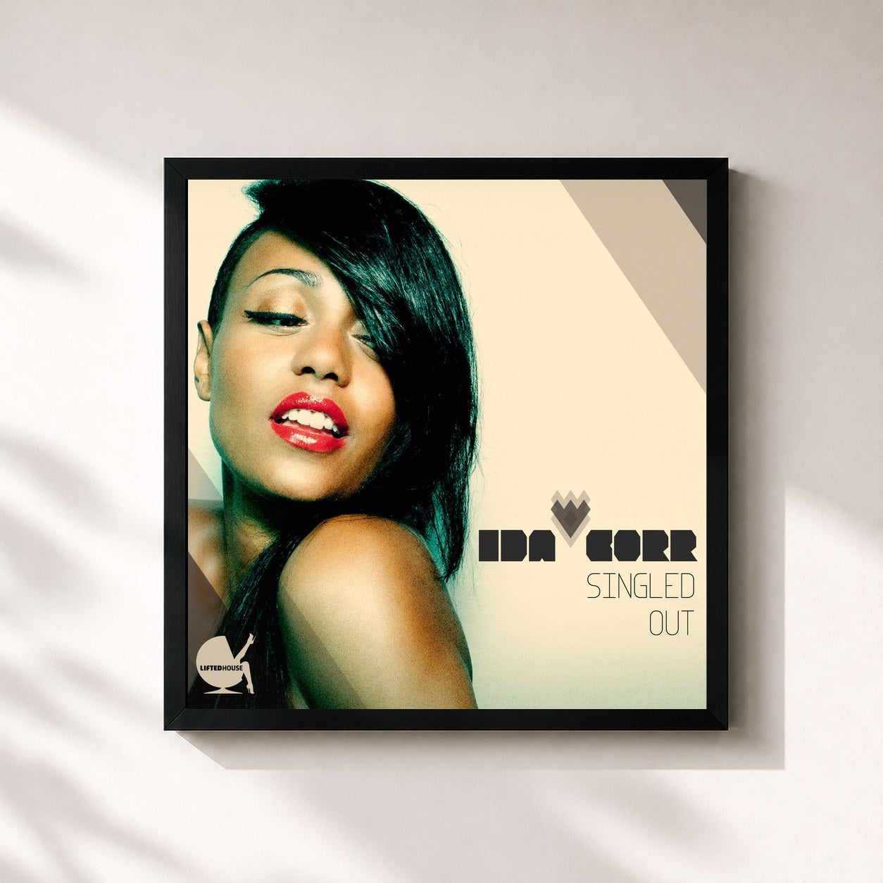 #noir Tableau carré de l'album Singled Out de Ida Corr, cadre noir 32x32 cm