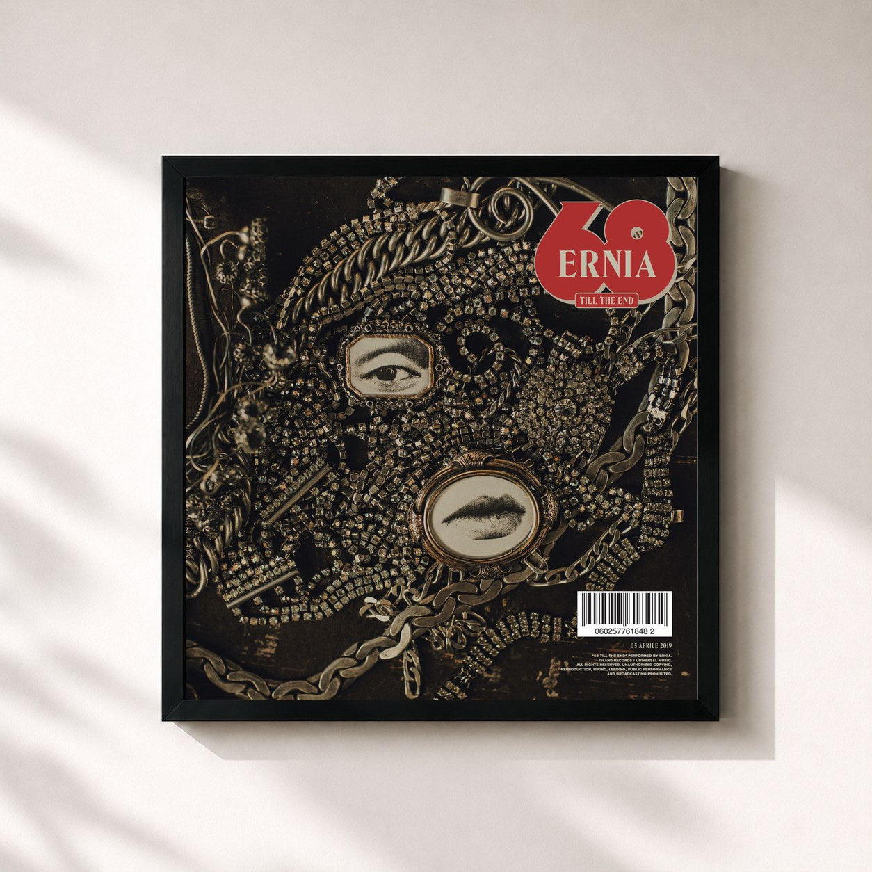 #noir Tableau carré de l'album 68 (Till The End) de Ernia, cadre noir 32x32 cm