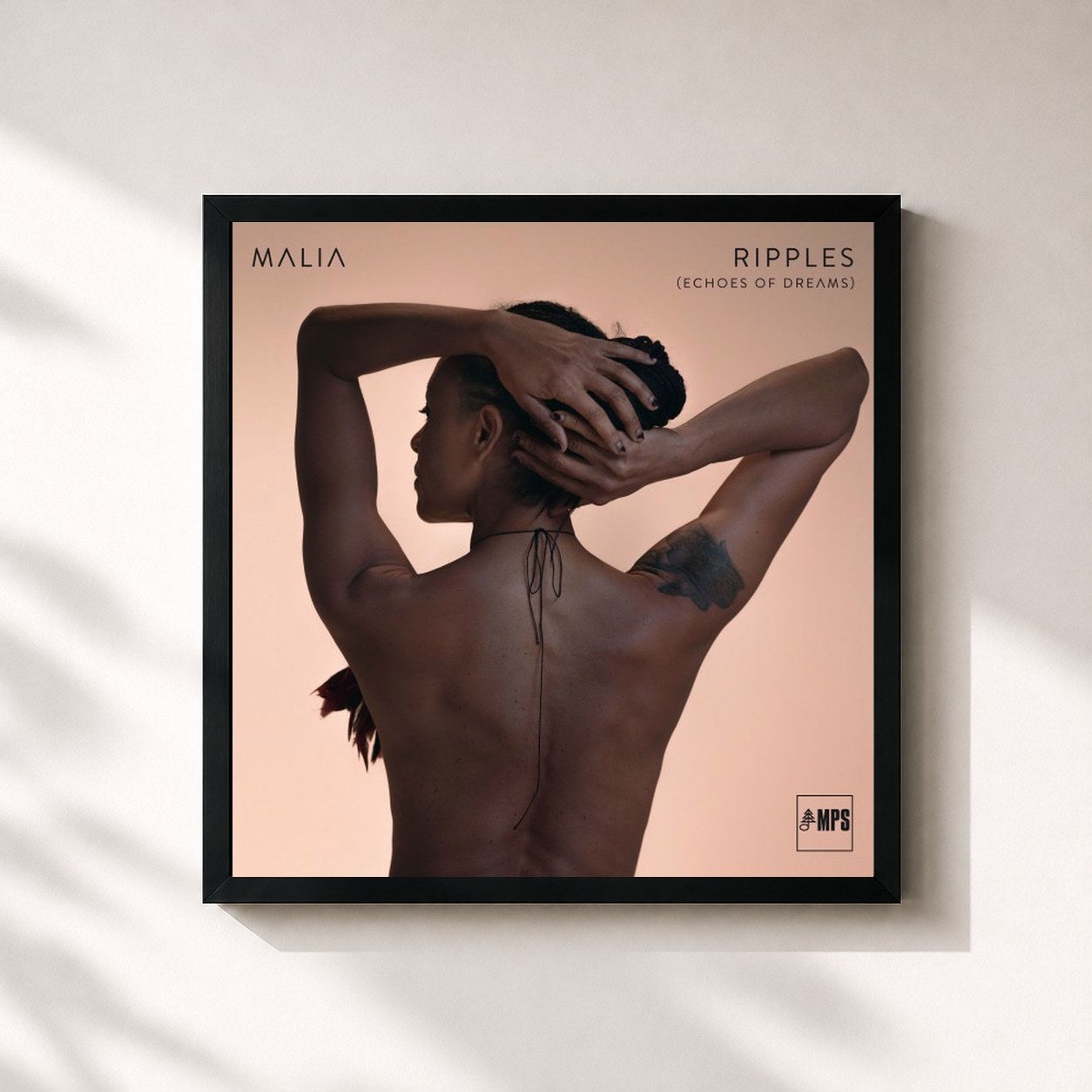 #noir Tableau carré de l'album Ripples (Echoes of Dreams) de Malia, cadre noir 32x32 cm