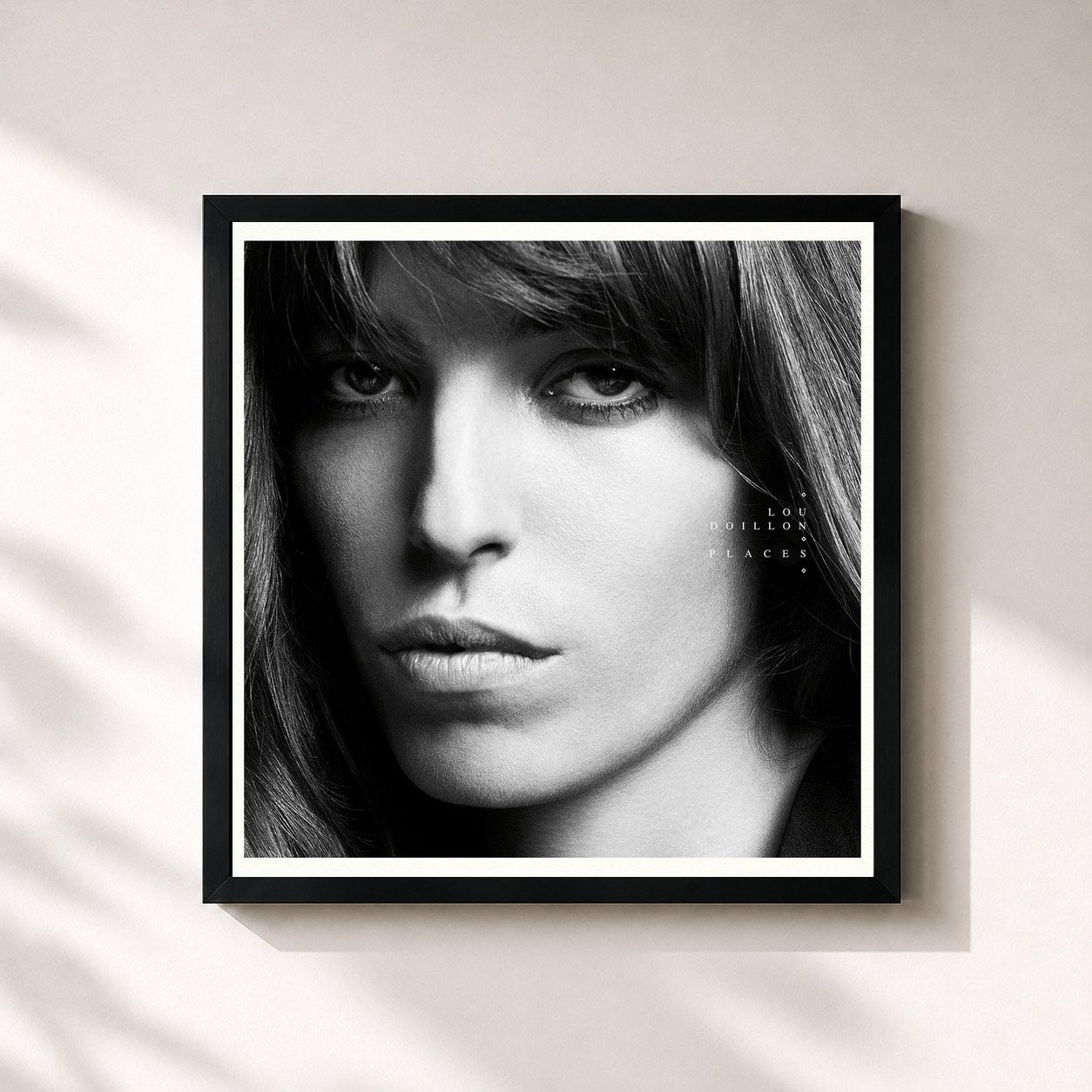 #noir Tableau carré de l'album Places de Lou Doillon, cadre noir 32x32 cm
