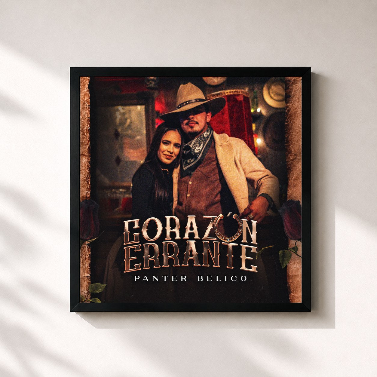#noir Tableau carré de l'album CORAZÓN ERRANTE de Panter Bélico, cadre noir 32x32 cm