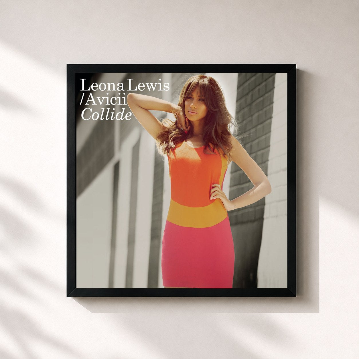 #noir Tableau carré de l'album Collide de Leona Lewis, cadre noir 32x32 cm