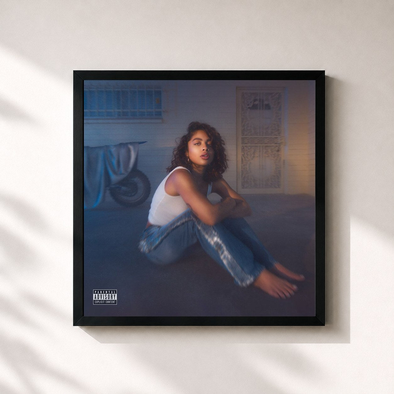 #noir Tableau carré de l'album KIKI (Deluxe) de Kiana Ledé, cadre noir 32x32 cm
