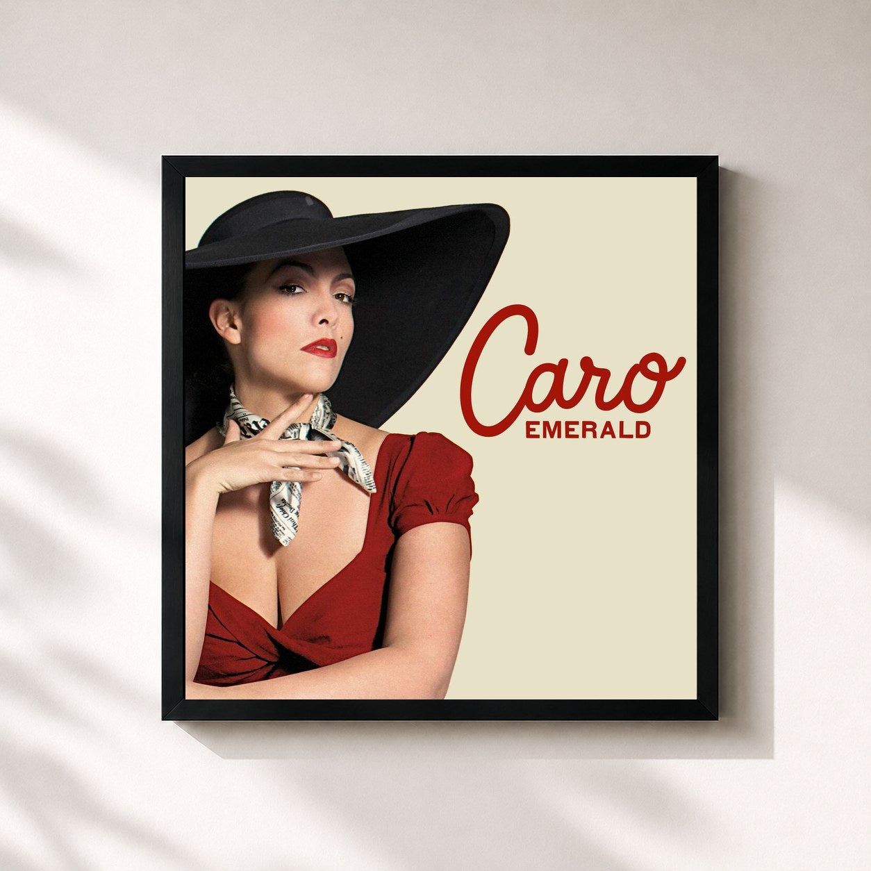 #noir Tableau carré de l'album The Shocking Miss Emerald de Caro Emerald, cadre noir 32x32 cm