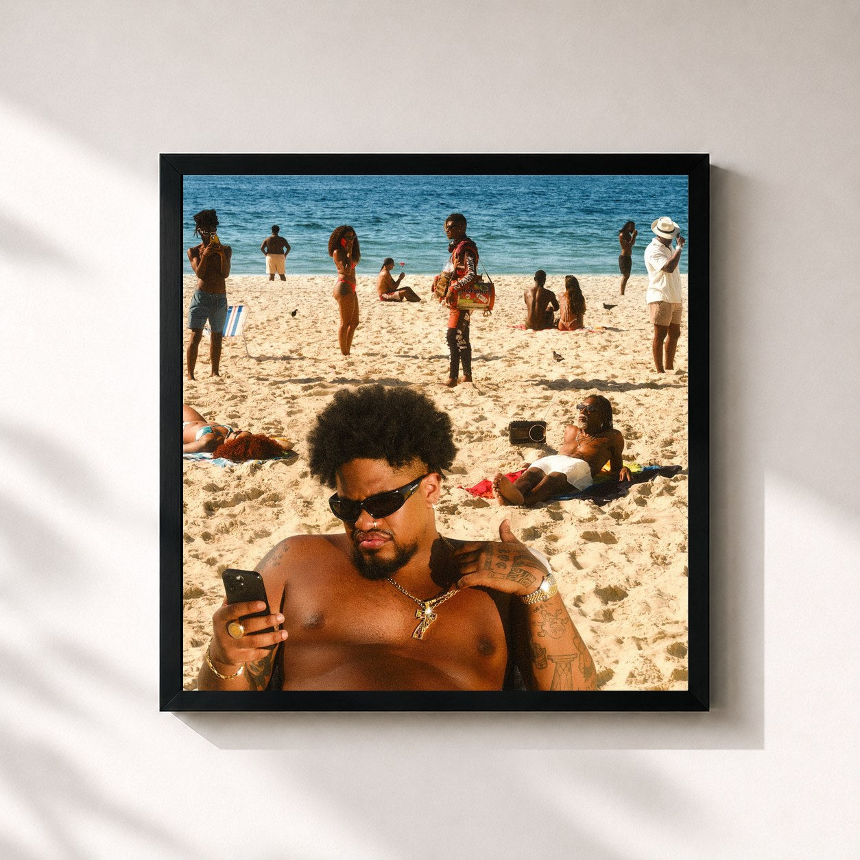 #noir Tableau carré de l'album Dois de Luccas Carlos, cadre noir 32x32 cm