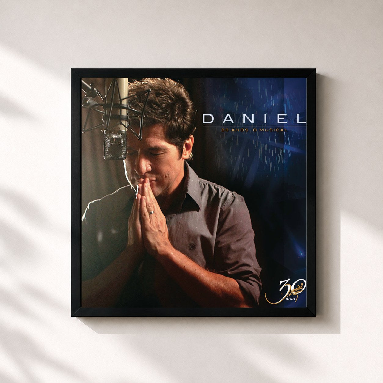 #noir Tableau carré de l'album Daniel 30 Anos "O Musical" de Daniel, cadre noir 32x32 cm
