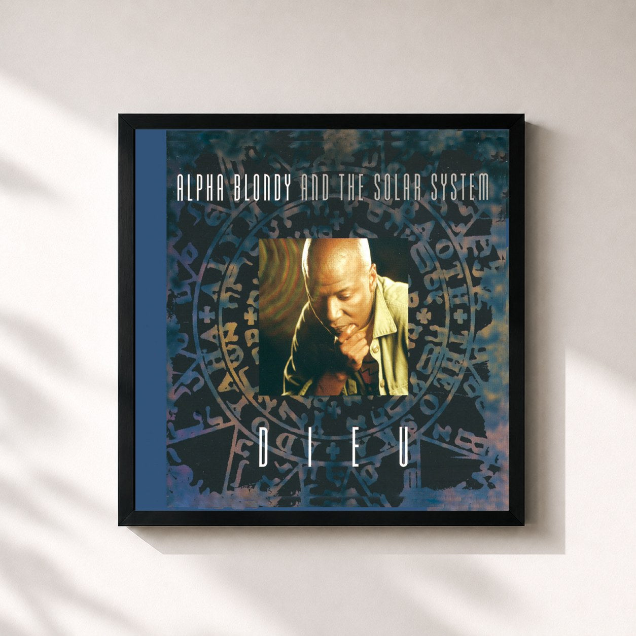 #noir Tableau carré de l'album Dieu (2010 Remastered Edition) de Alpha Blondy, cadre noir 32x32 cm