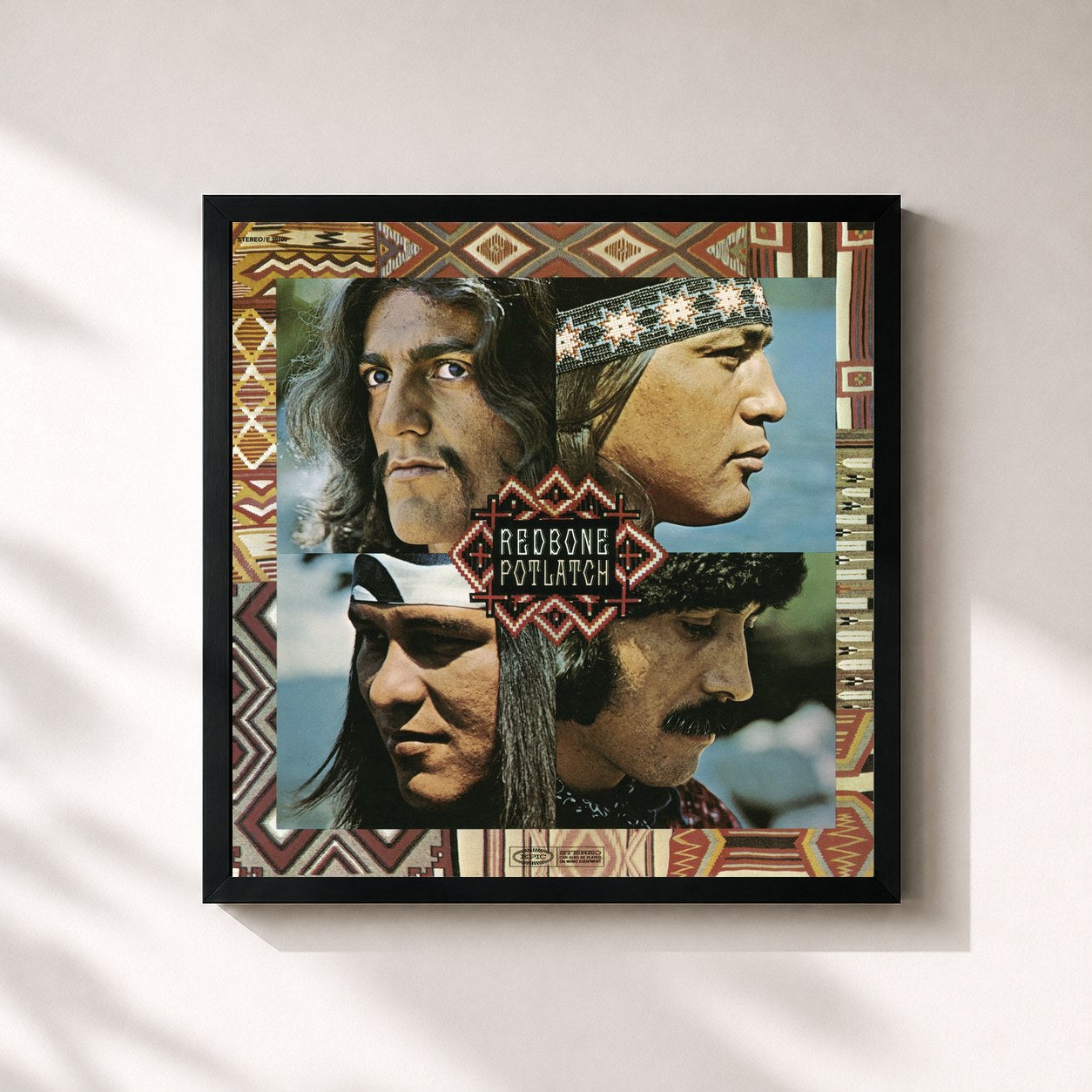 #noir Tableau carré de l'album Potlatch (Expanded Edition) de Redbone, cadre noir 32x32 cm