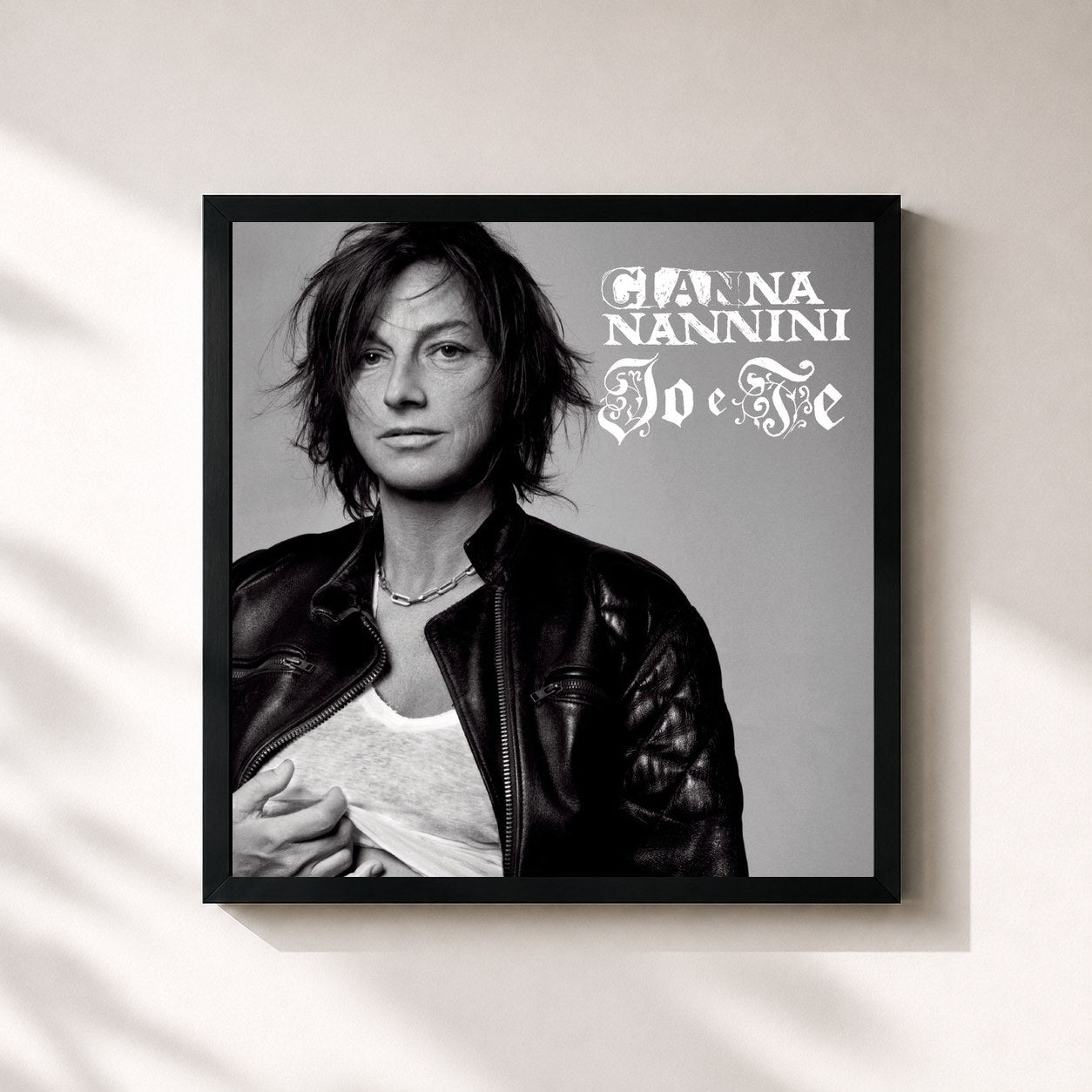 #noir Tableau carré de l'album Io E Te de Gianna Nannini, cadre noir 32x32 cm