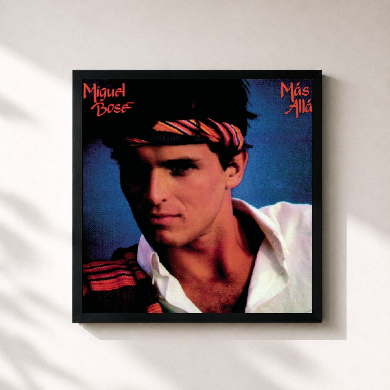 #noir Tableau carré de l'album Mas Alla de Miguel Bosé, cadre noir 32x32 cm