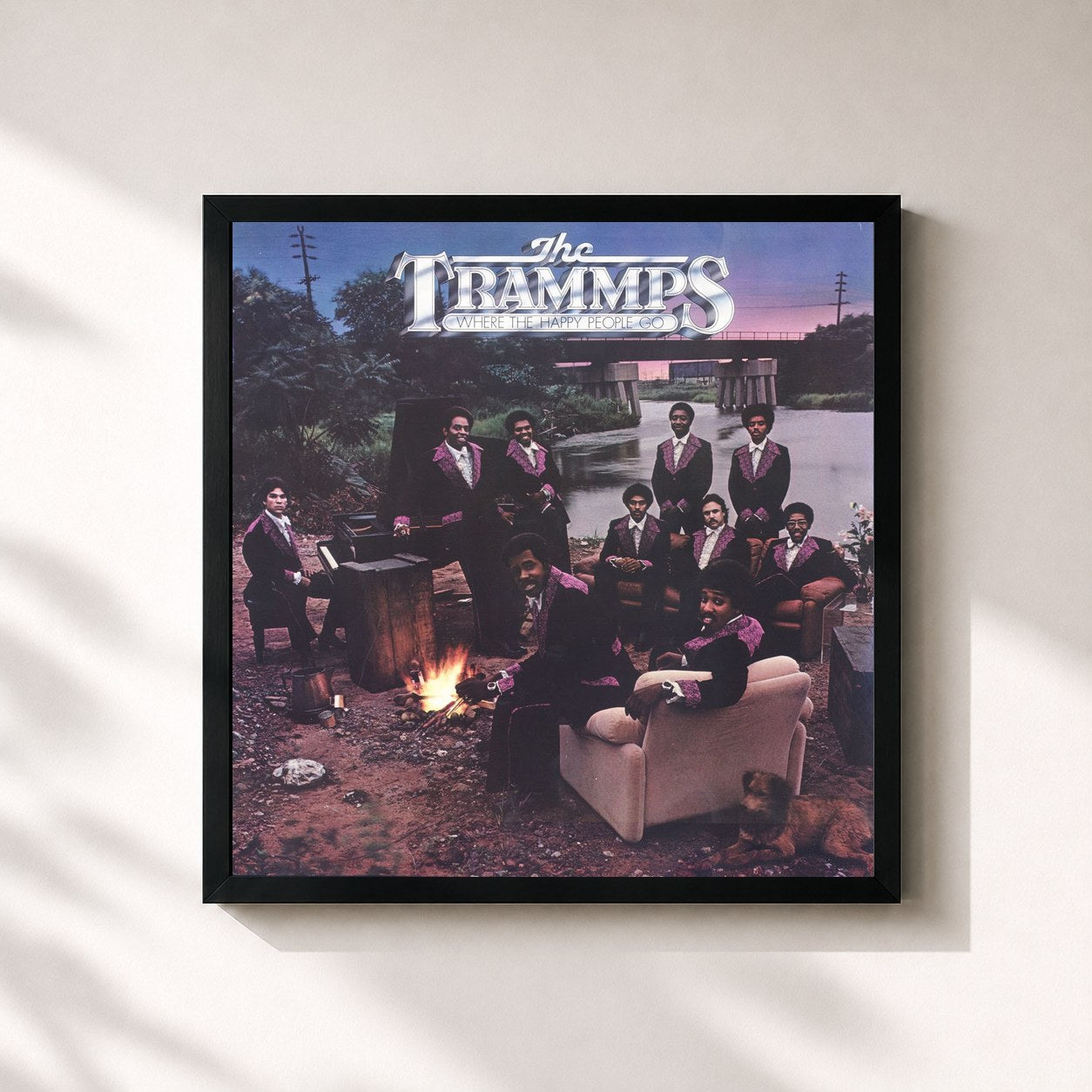 #noir Tableau carré de l'album Where The Happy People Go de The Trammps, cadre noir 32x32 cm